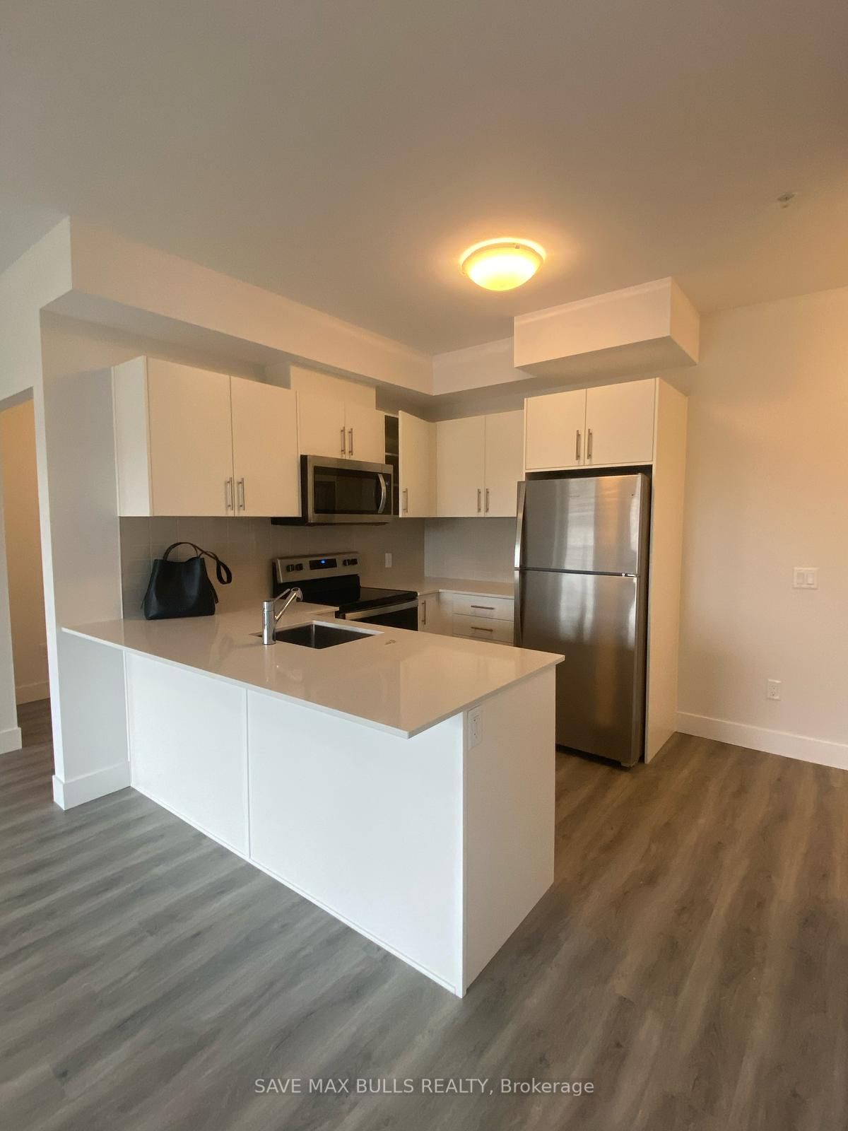 #403 - 1000 Lackner Boulevard Property Photo 3
