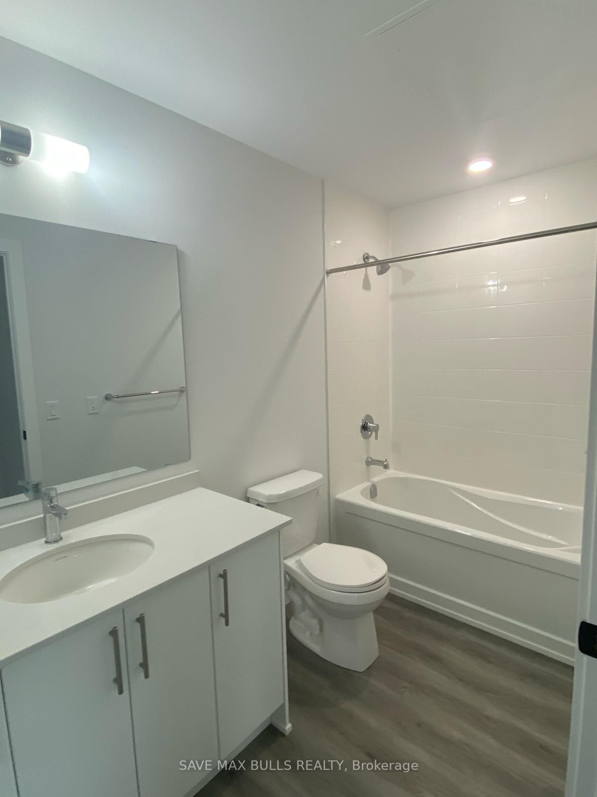 #403 - 1000 Lackner Boulevard Property Photo 9