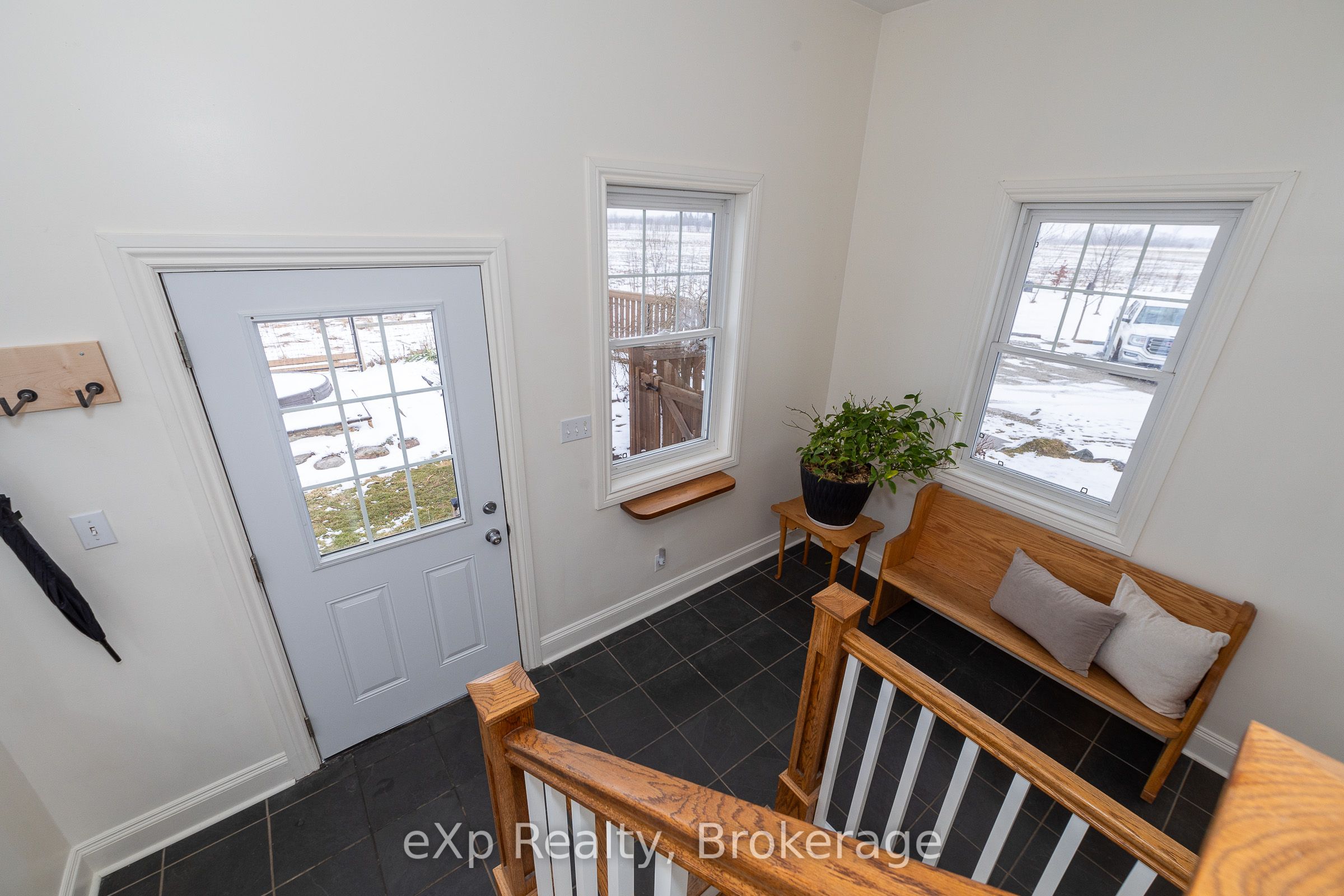 324588 27 Sideroad Property Photo 5