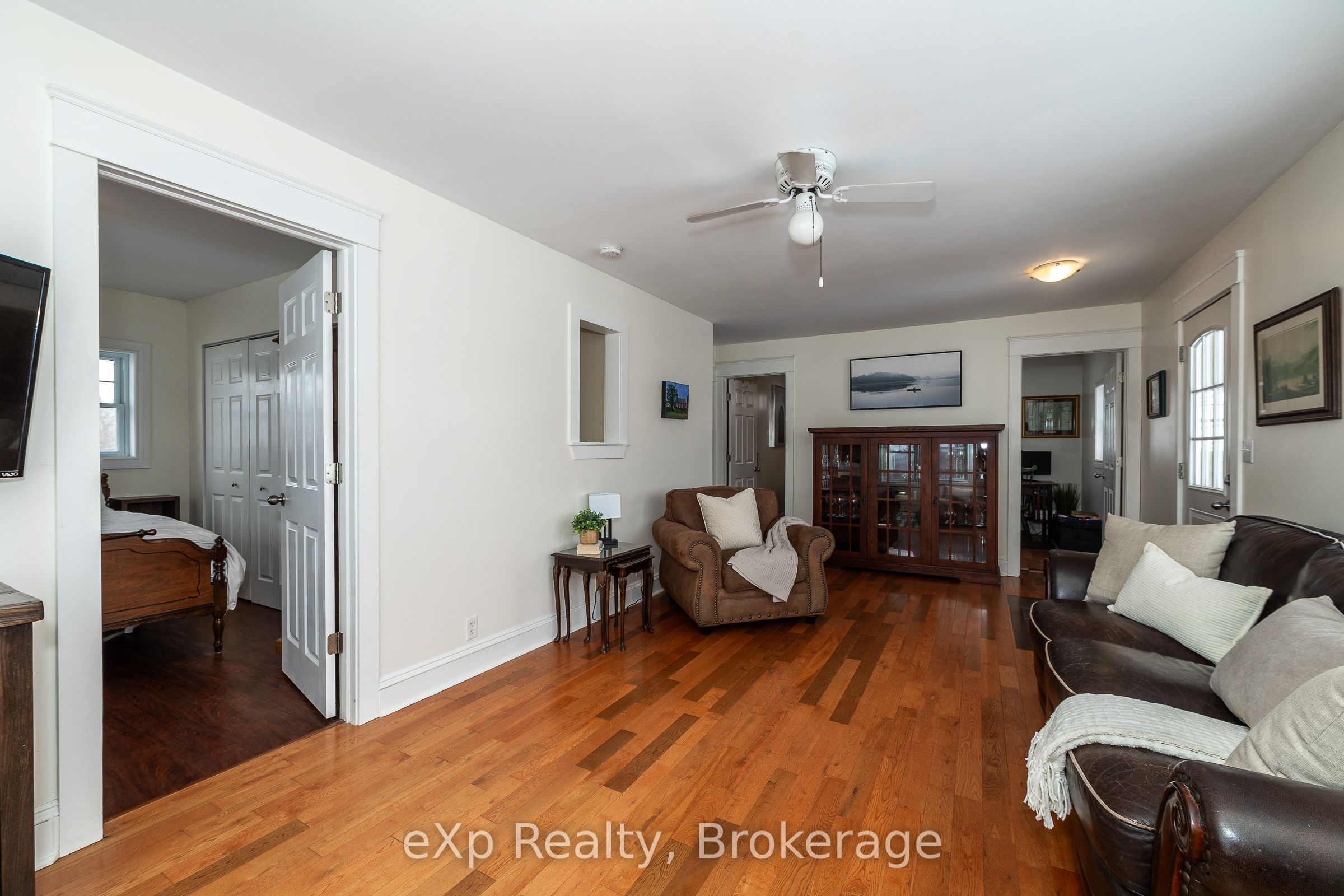 324588 27 Sideroad Property Photo 12