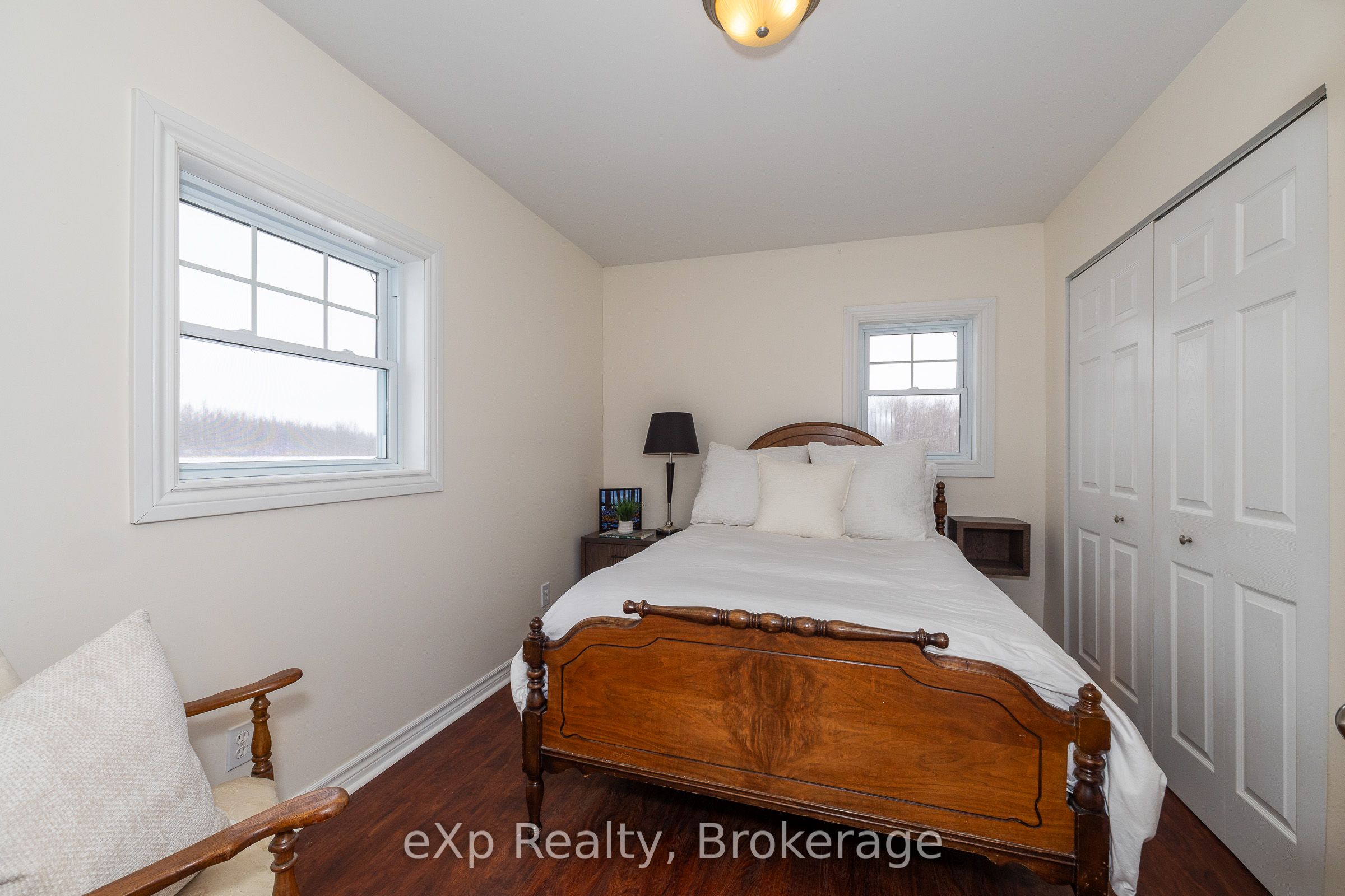 324588 27 Sideroad Property Photo 14
