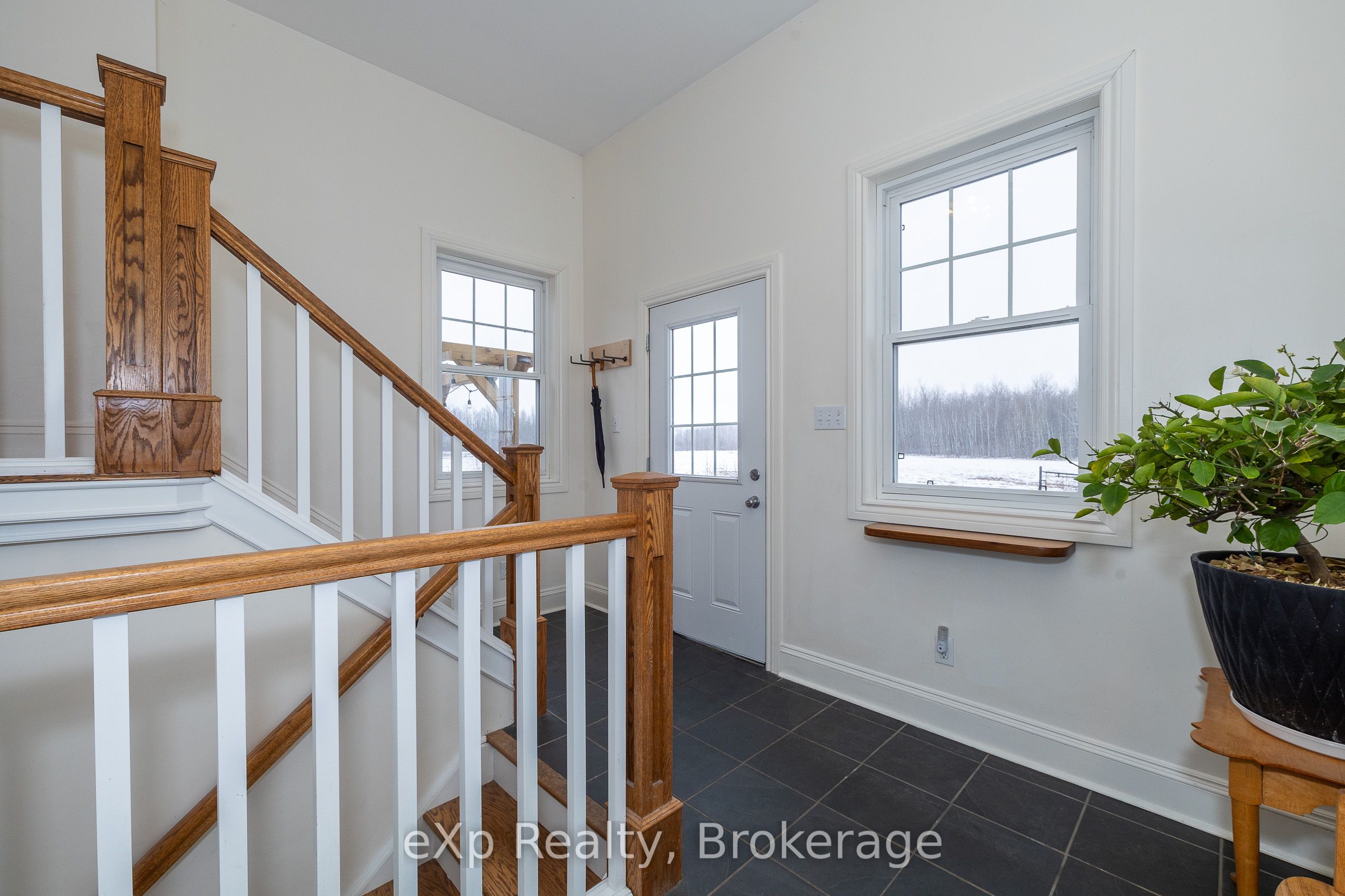 324588 27 Sideroad Property Photo 17