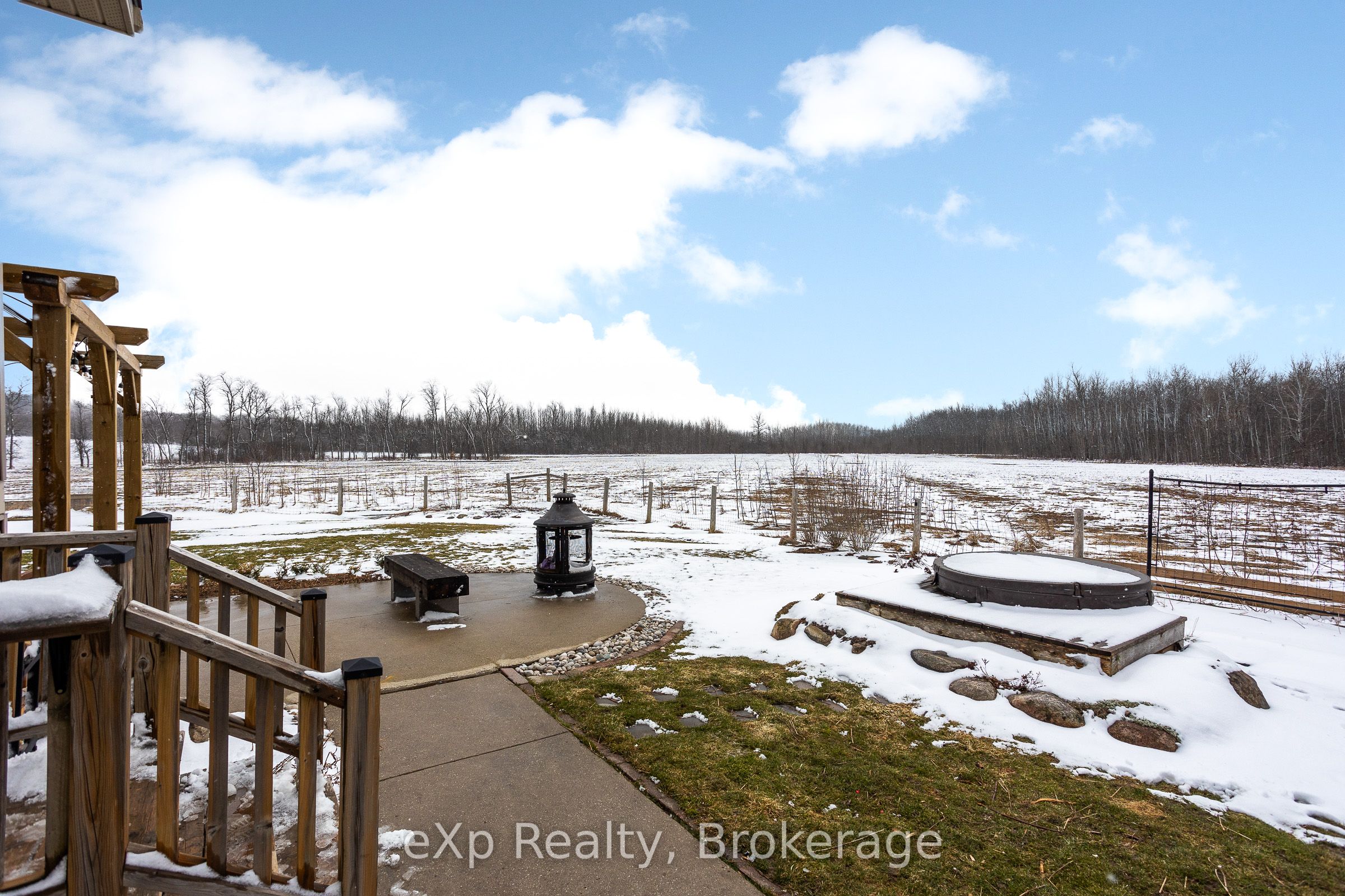 324588 27 Sideroad Property Photo 30
