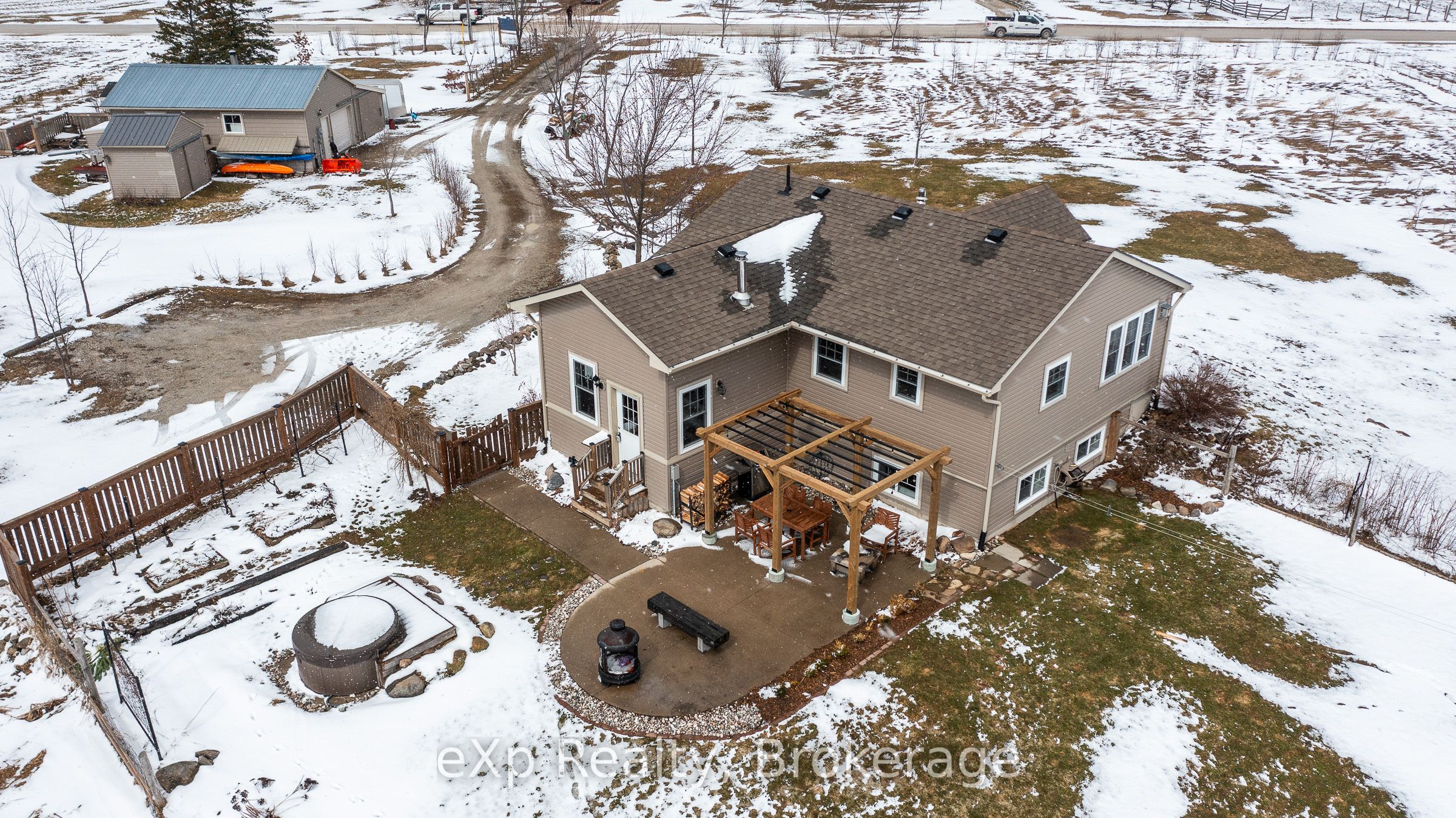 324588 27 Sideroad Property Photo 41