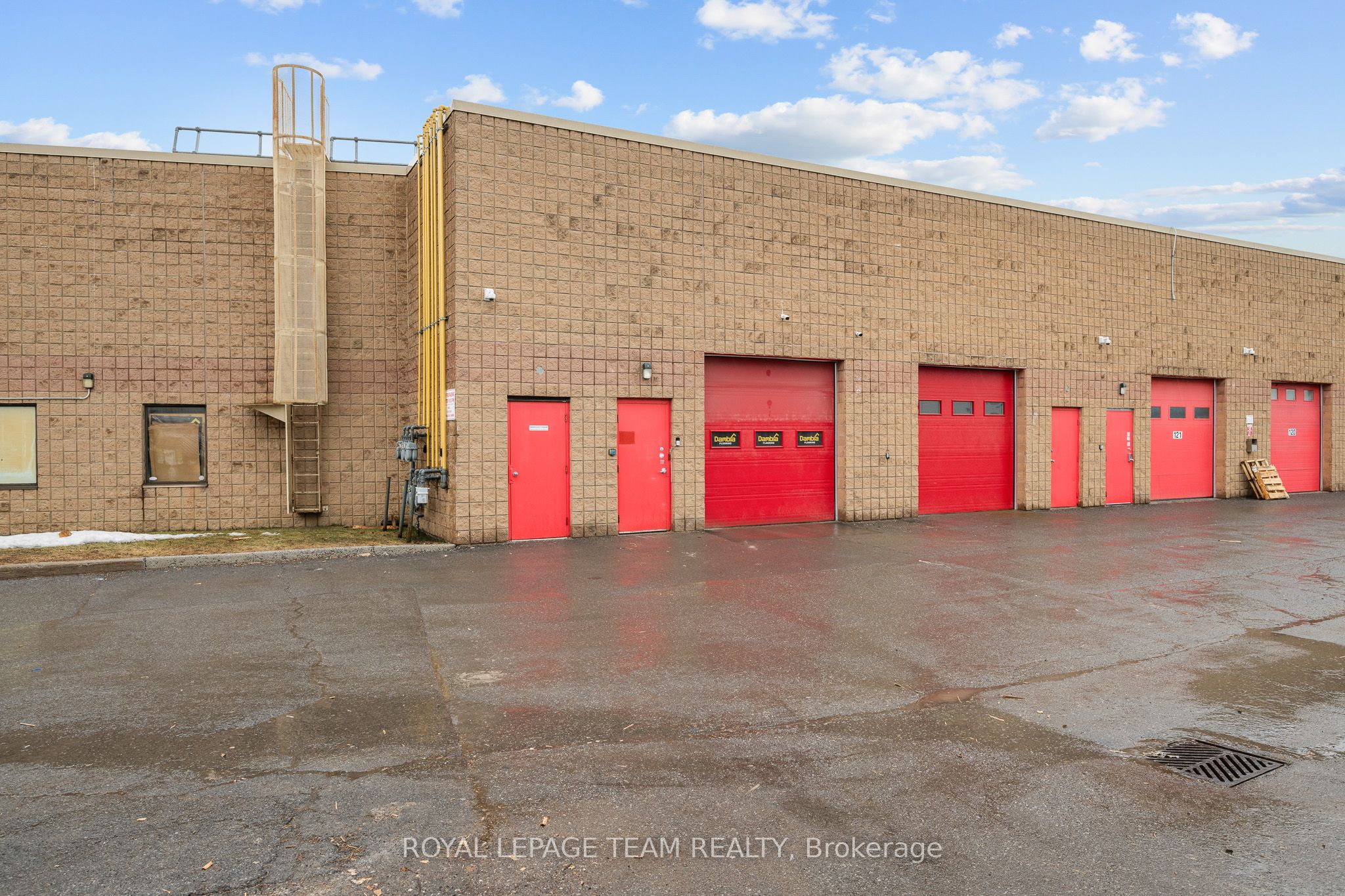 #123 - 15 Capella Court Property Photo 37