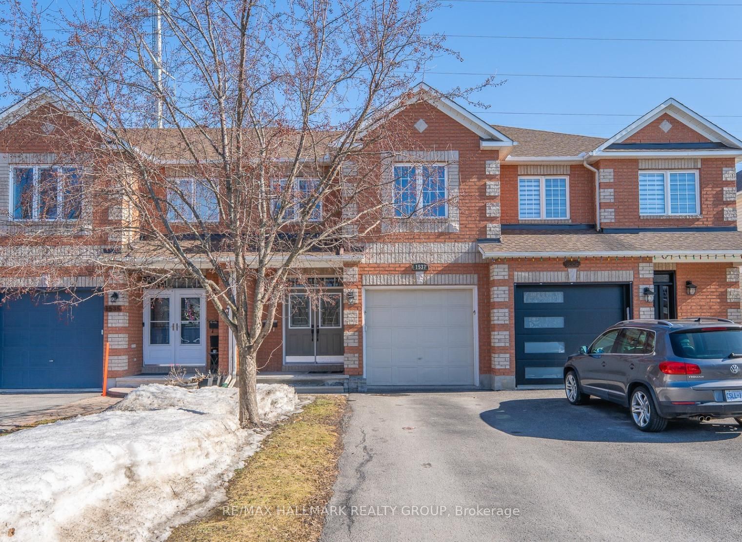 1106 Fallingbrook | Gardenway South Real Estate Listings Main Image