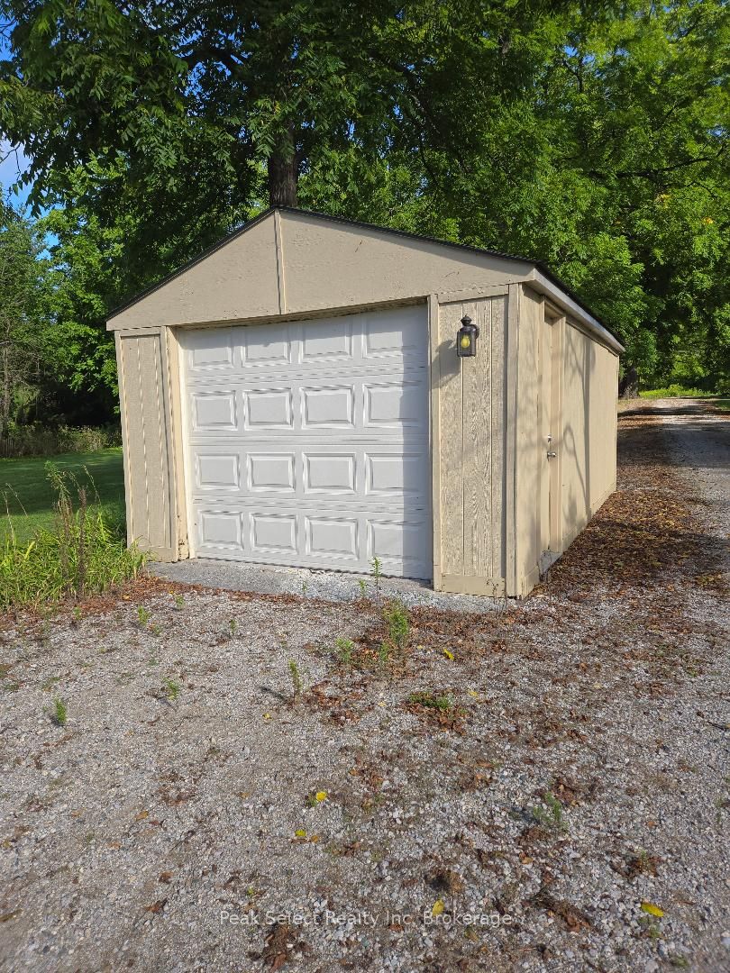 1511 Gainsborough Road Property Photo 15
