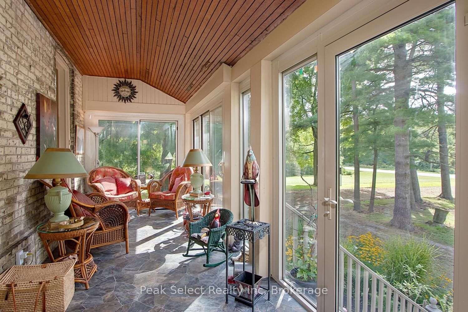 1511 Gainsborough Road Property Photo 17