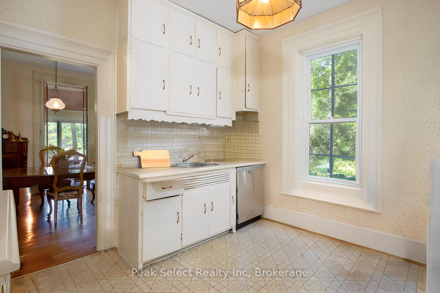 1511 Gainsborough Road Property Photo 19