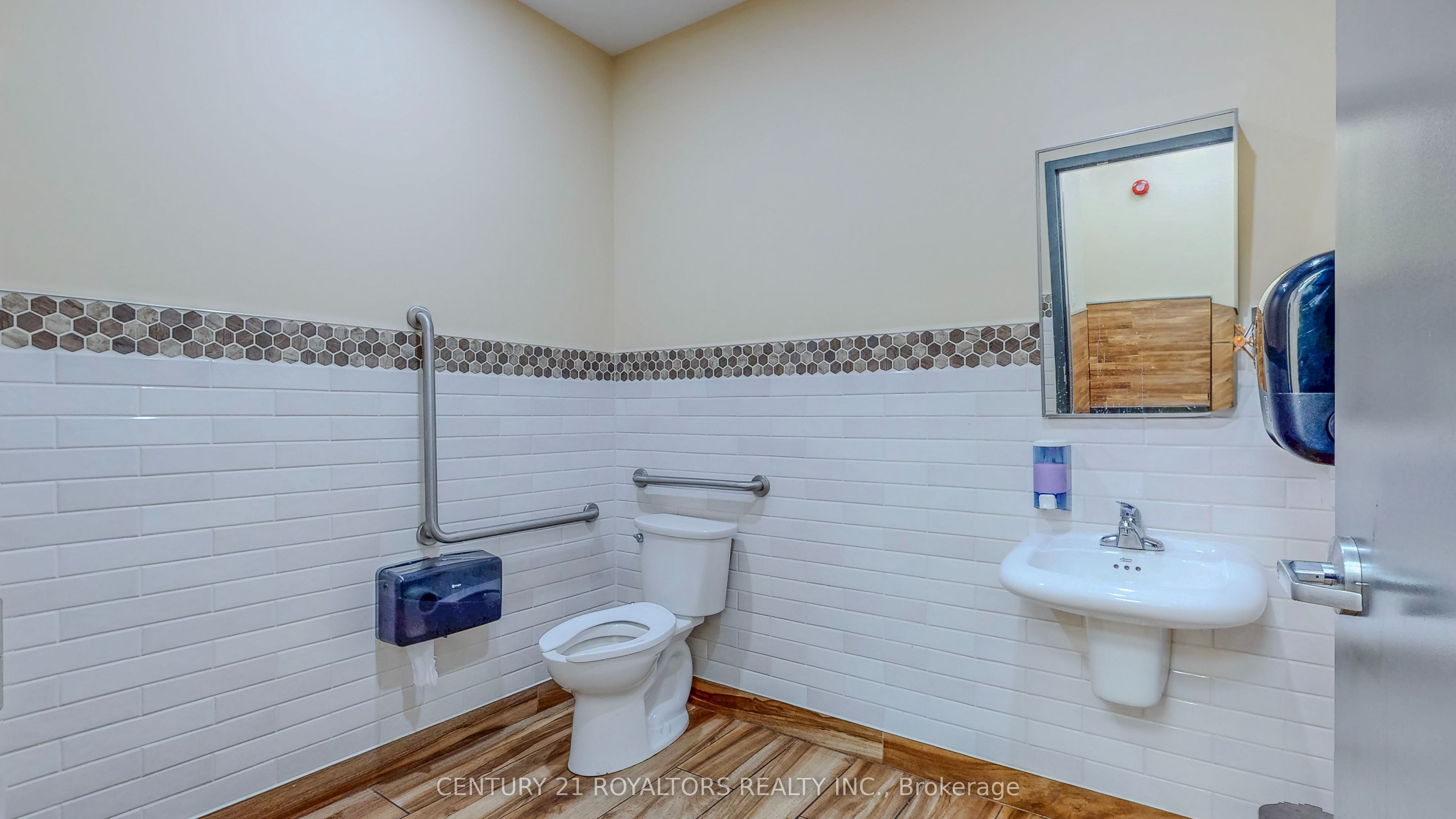 #9 - 39 King George Road Property Photo 18