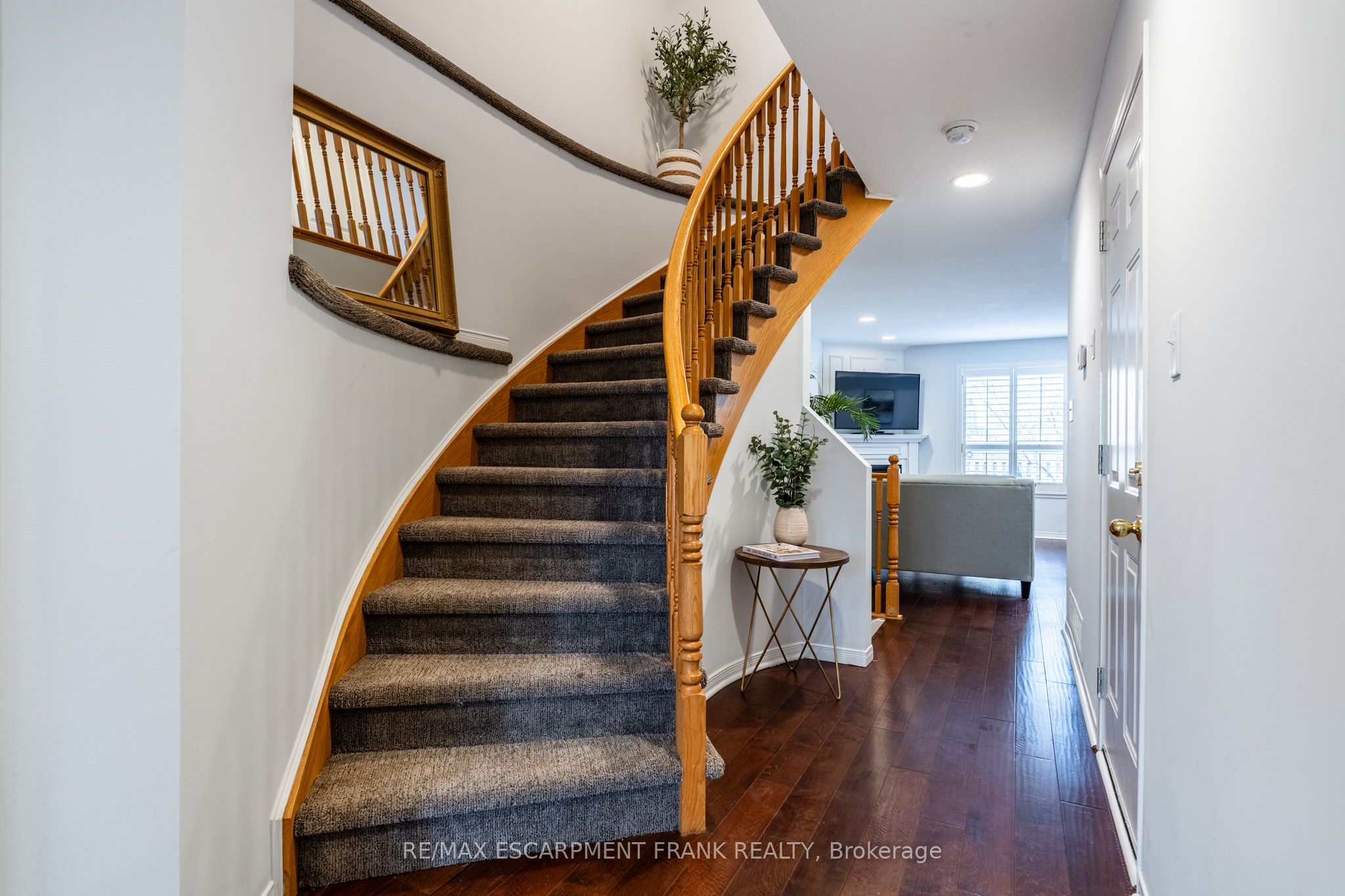 83 Foxborough Drive Property Photo 6