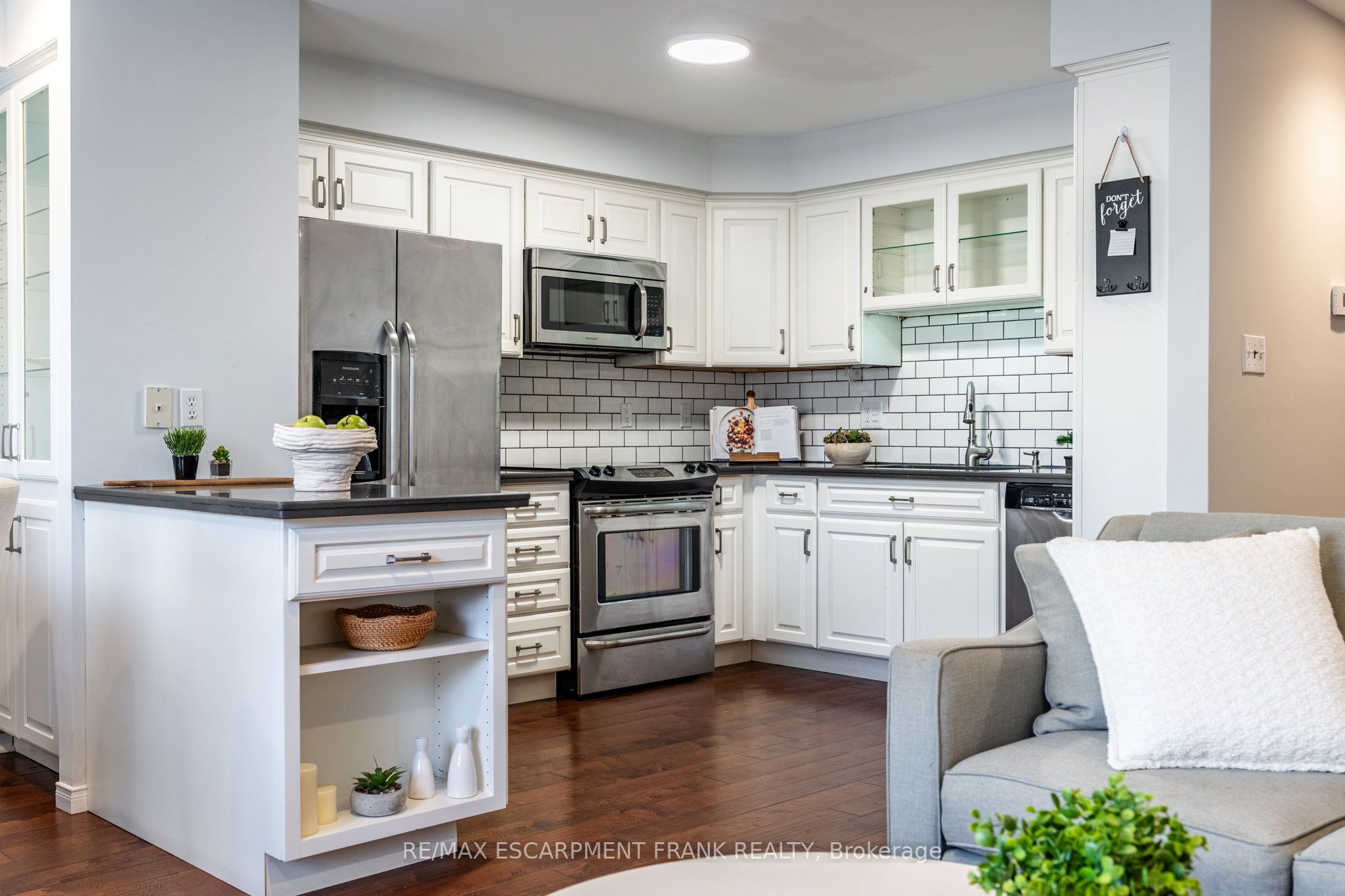 83 Foxborough Drive Property Photo 12