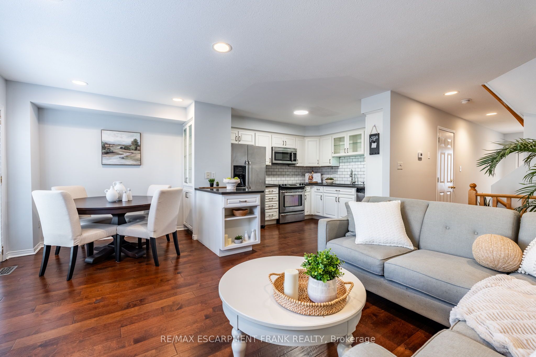 83 Foxborough Drive Property Photo 13