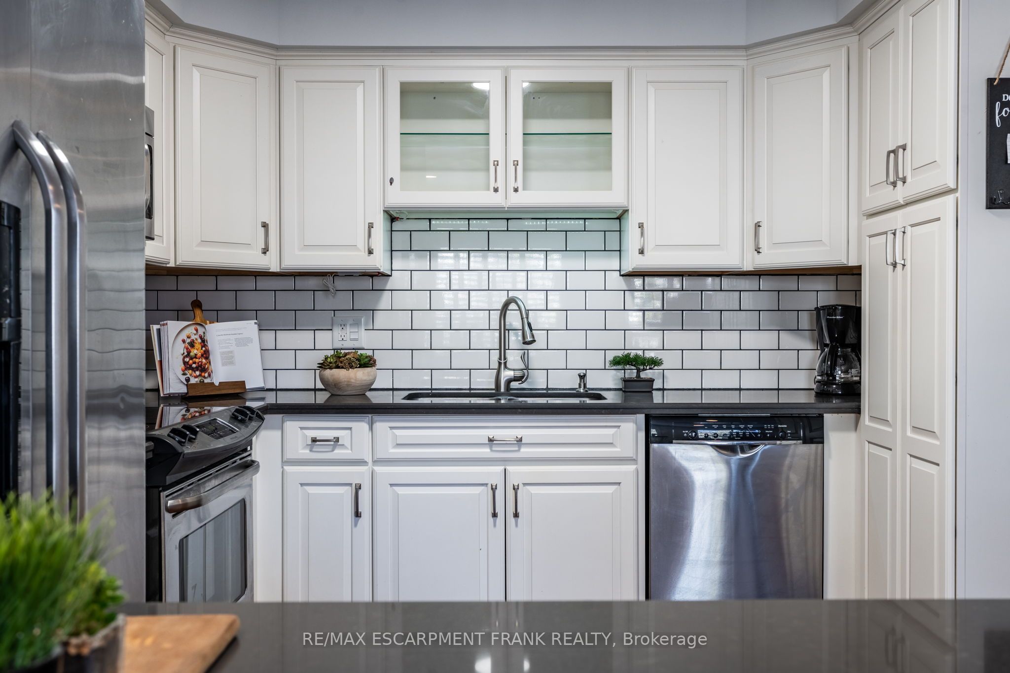 83 Foxborough Drive Property Photo 18