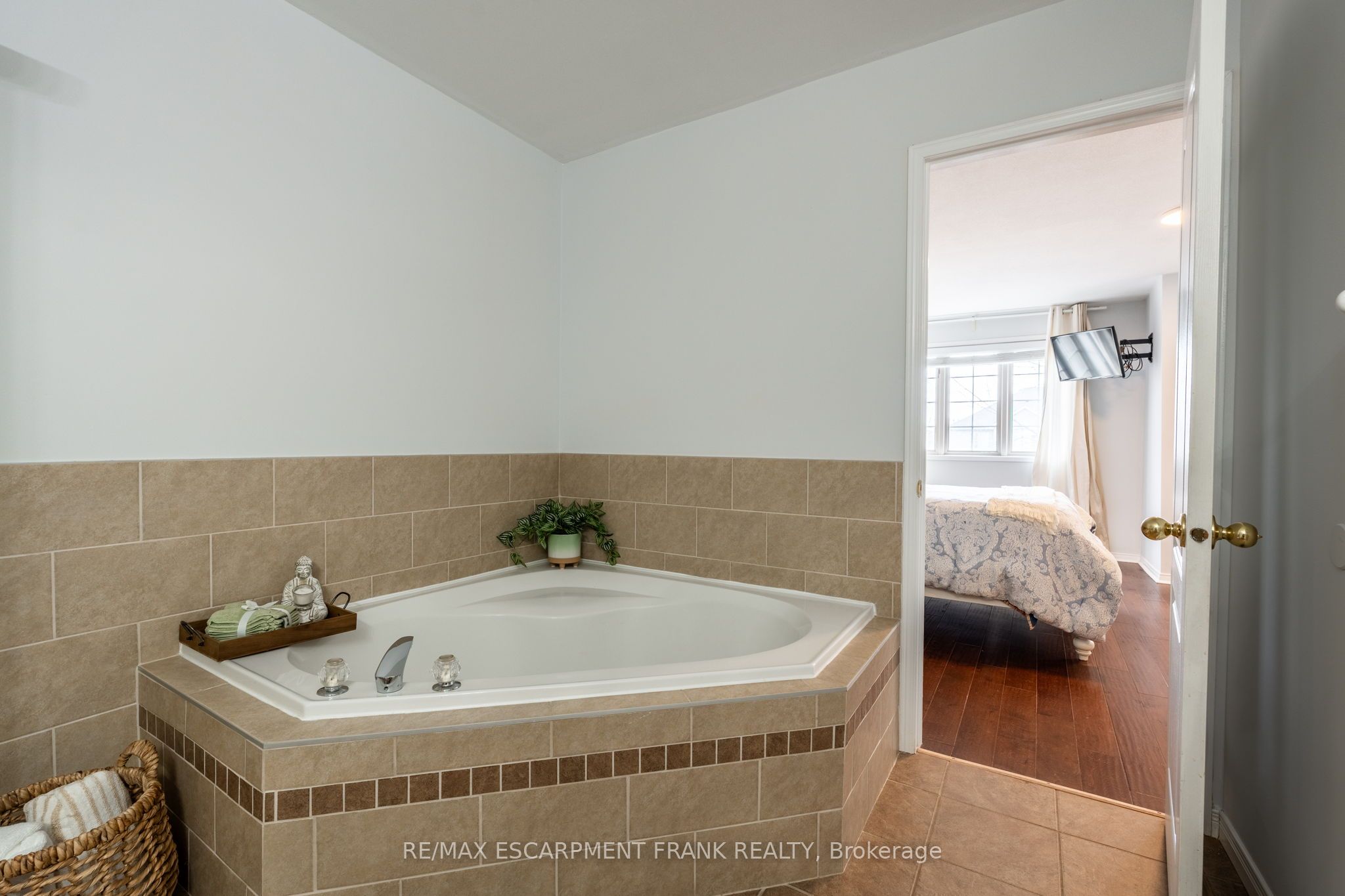 83 Foxborough Drive Property Photo 33