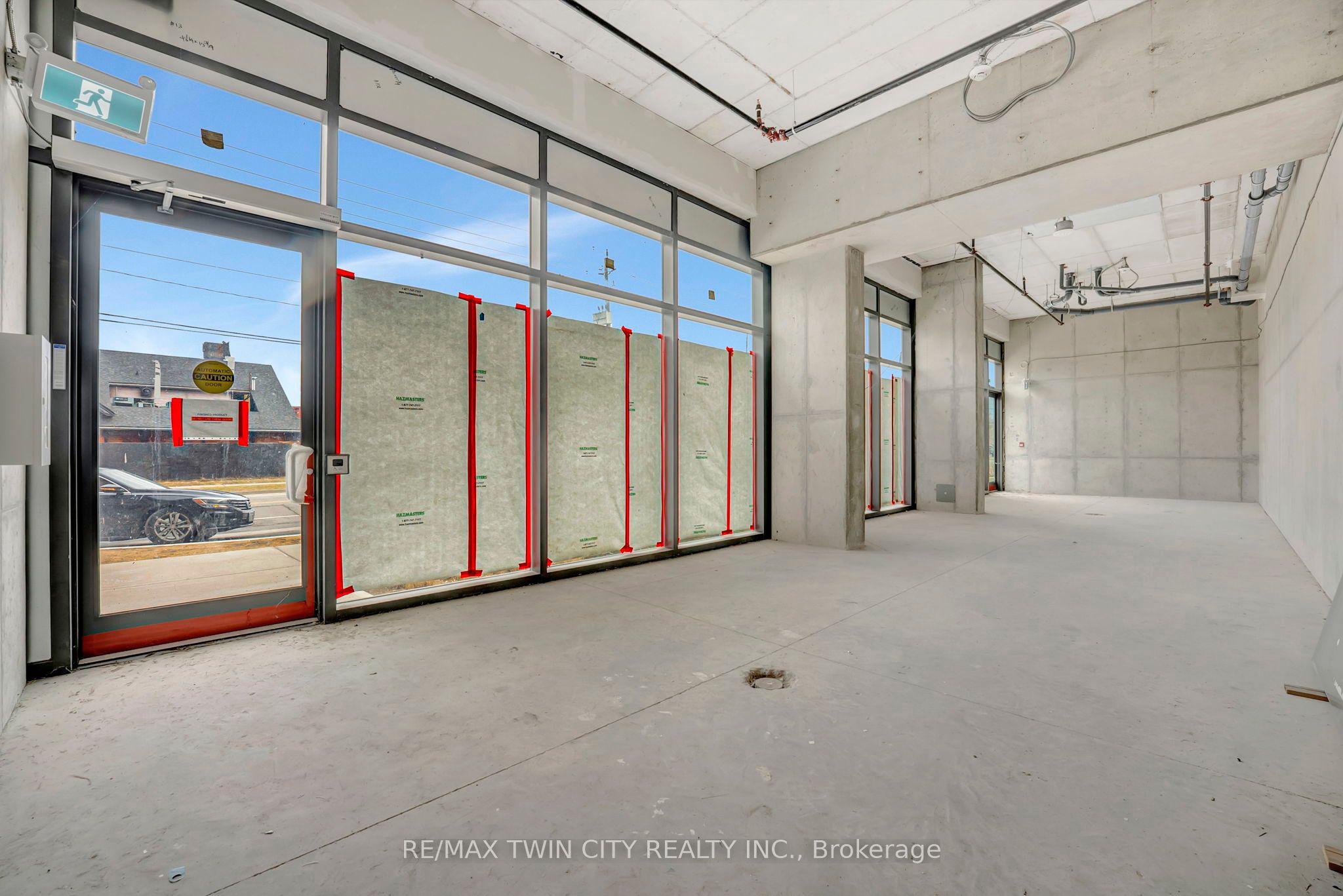 #112 - 7 Erie Avenue Property Photo 3
