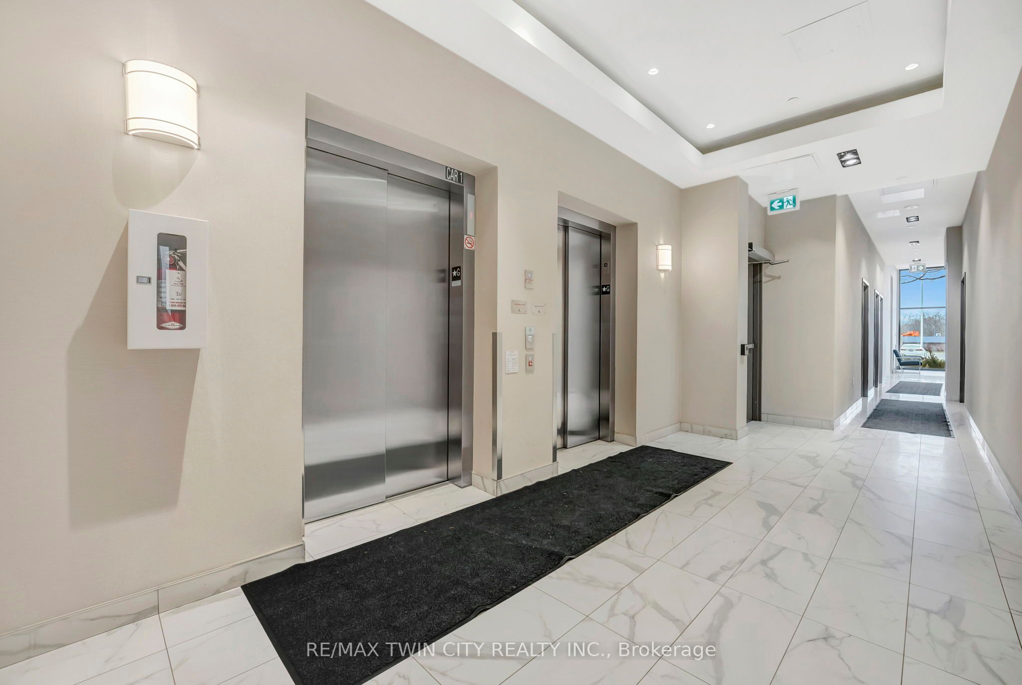 #112 - 7 Erie Avenue Property Photo 12