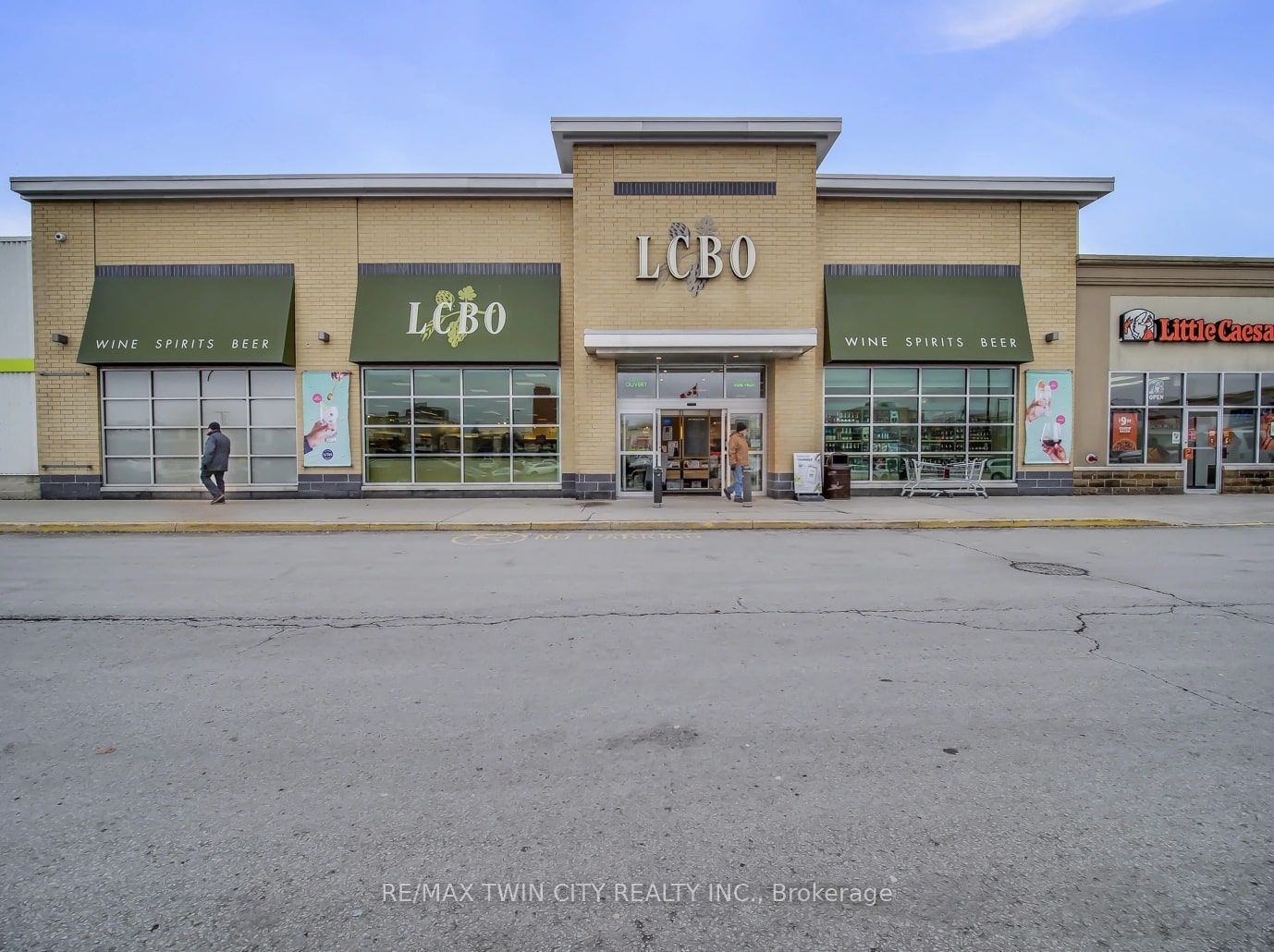 #112 - 7 Erie Avenue Property Photo 20