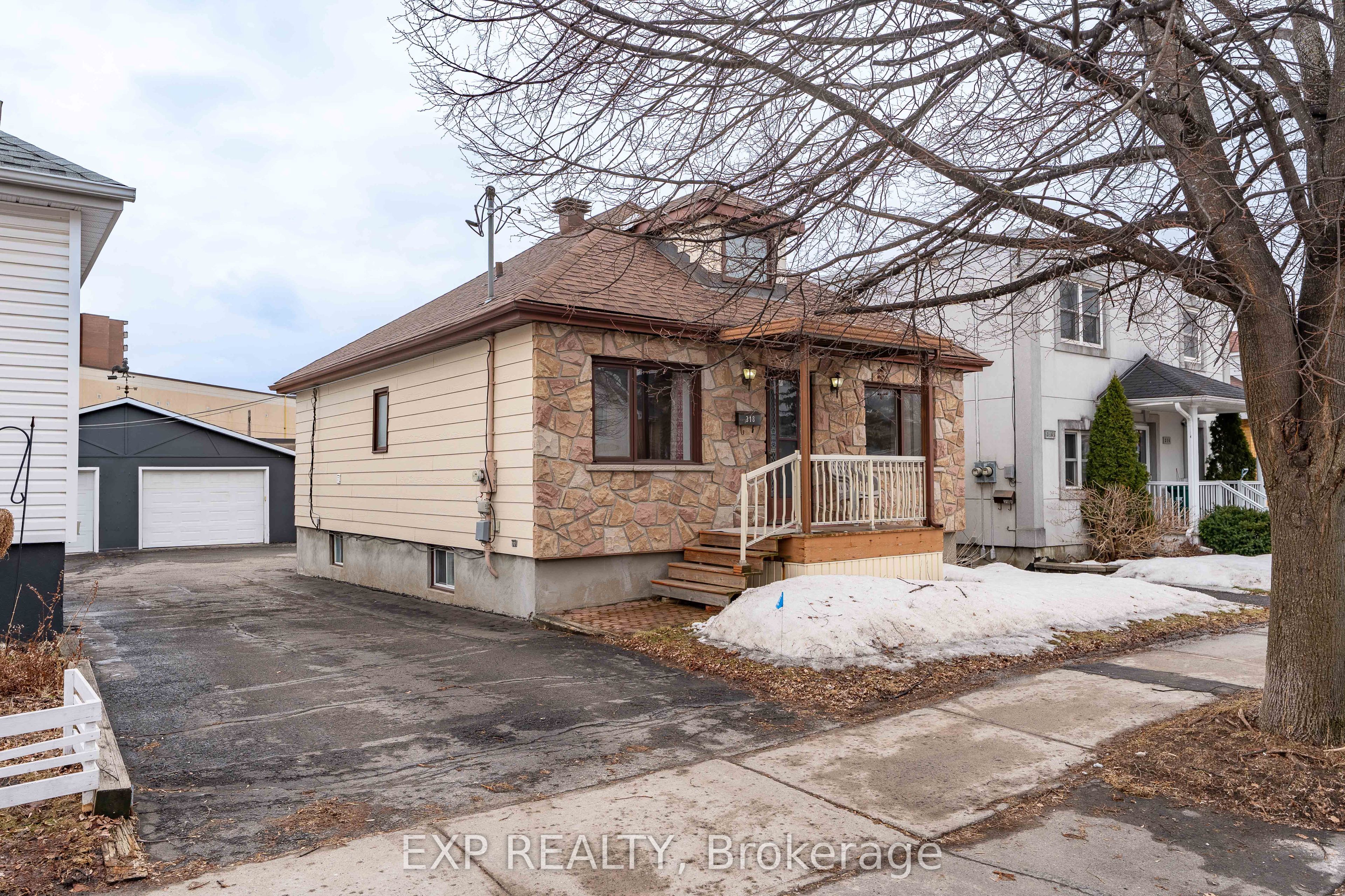 318 Montfort Street Property Photo