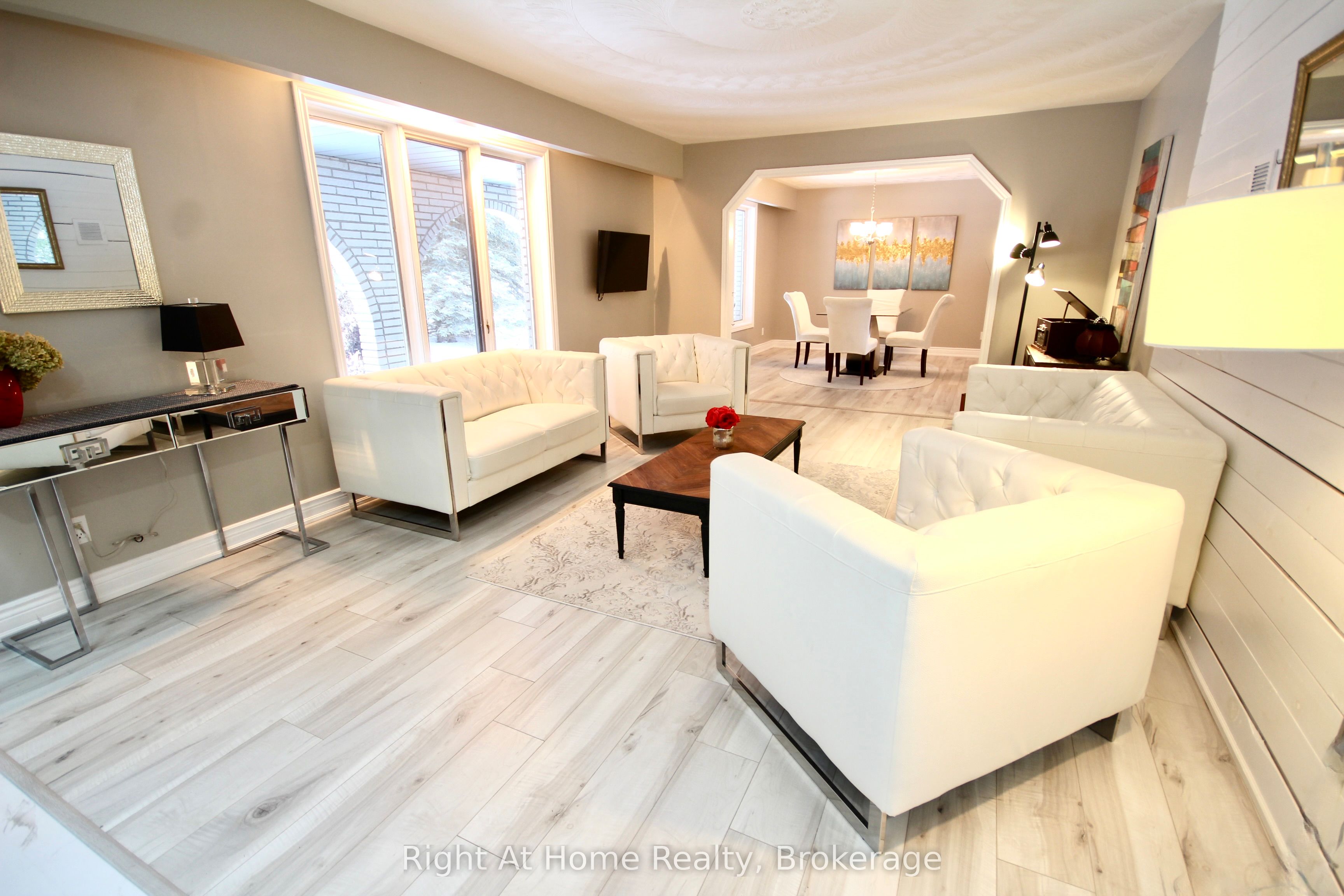 19 Charing Cross Road Property Photo 5