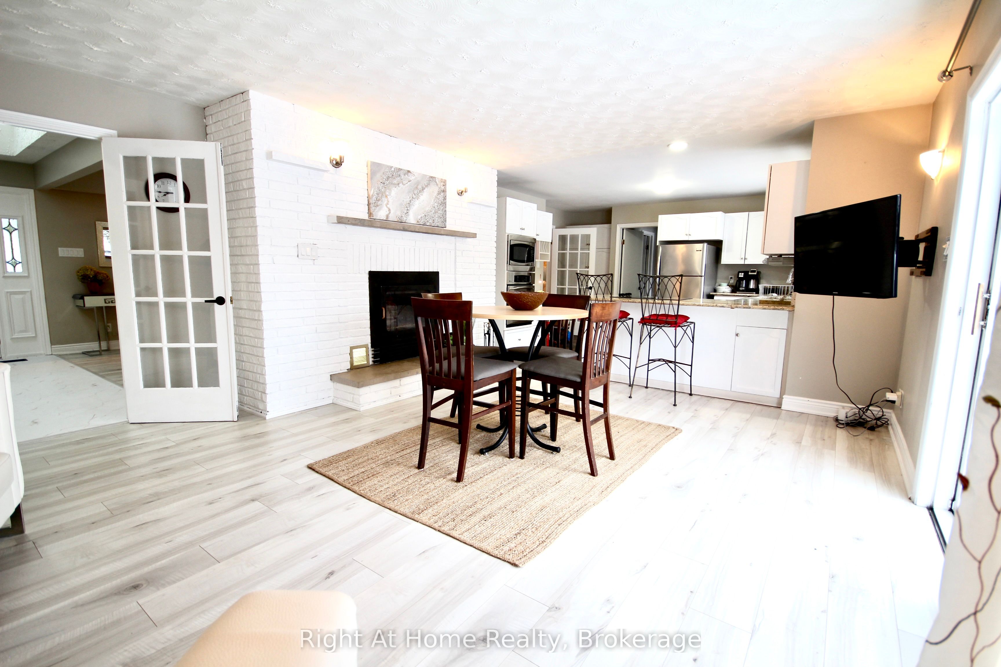 19 Charing Cross Road Property Photo 7