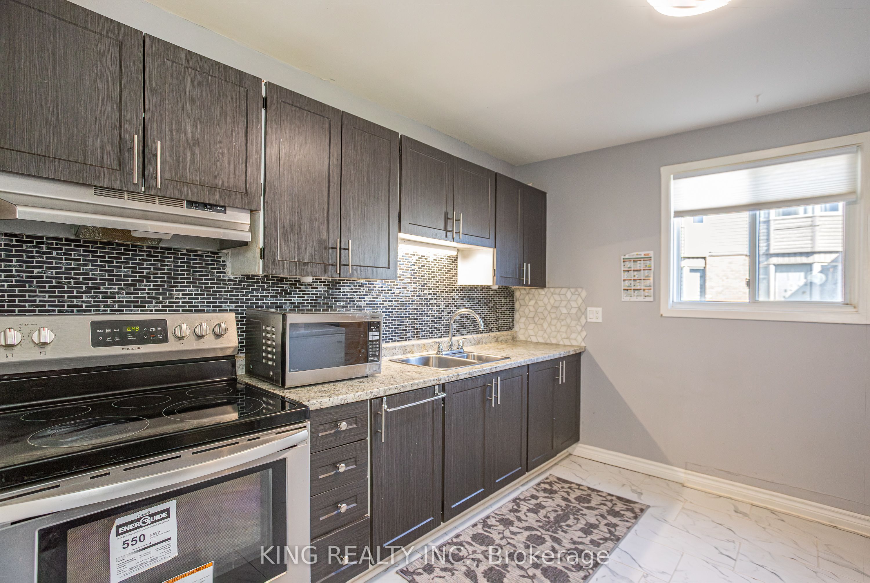 474 Southdale Road E 36 Property Photo 4