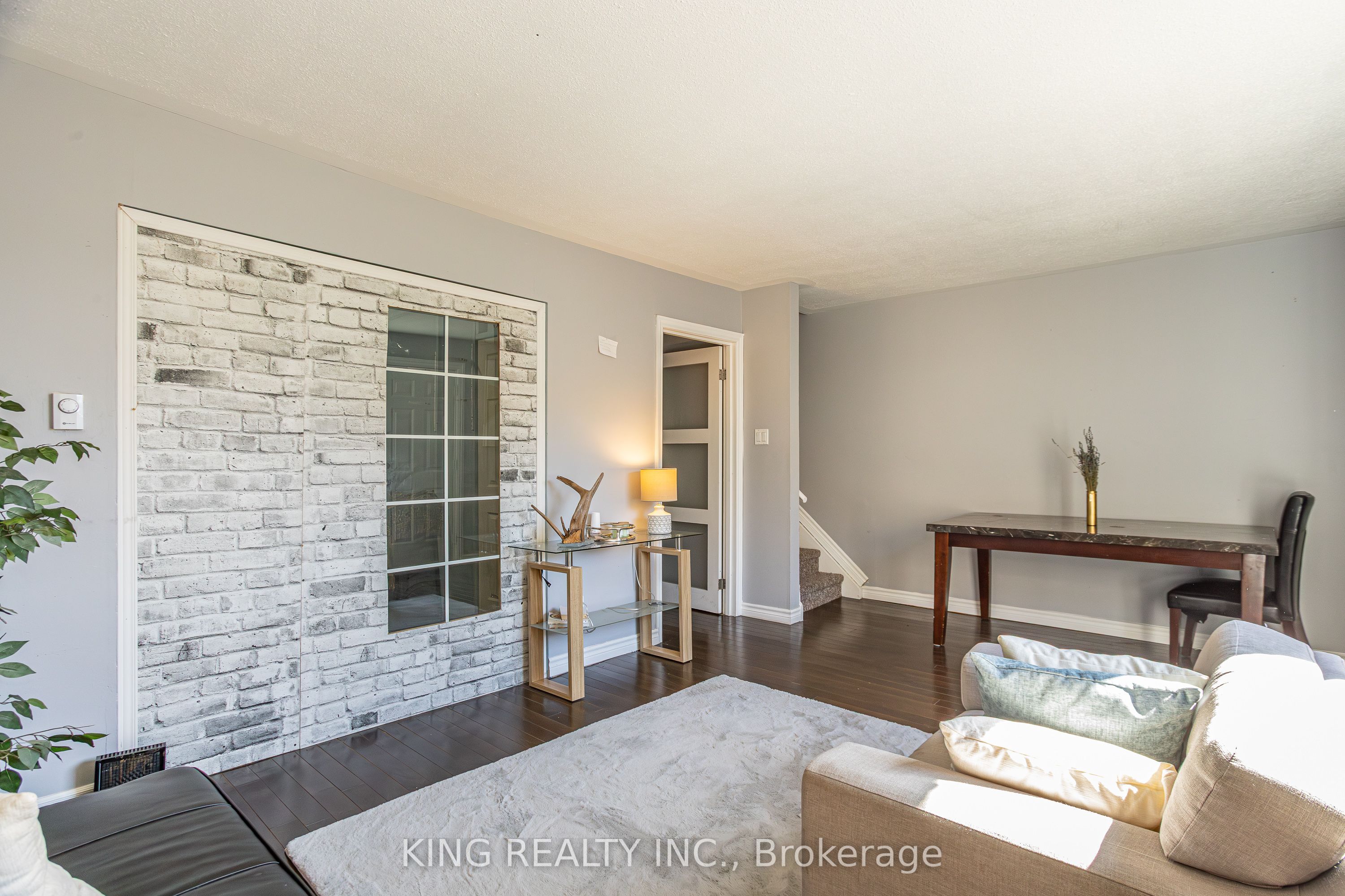 474 Southdale Road E 36 Property Photo 6