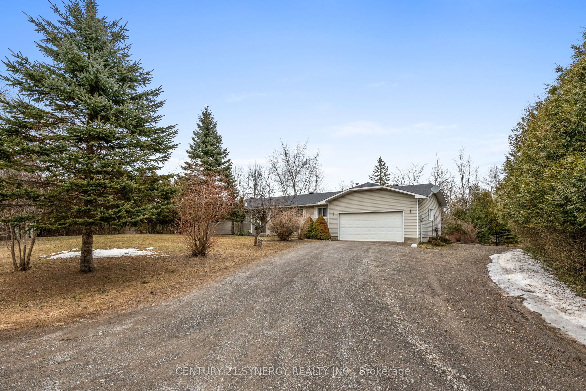 717 Townline Road Property Photo 2