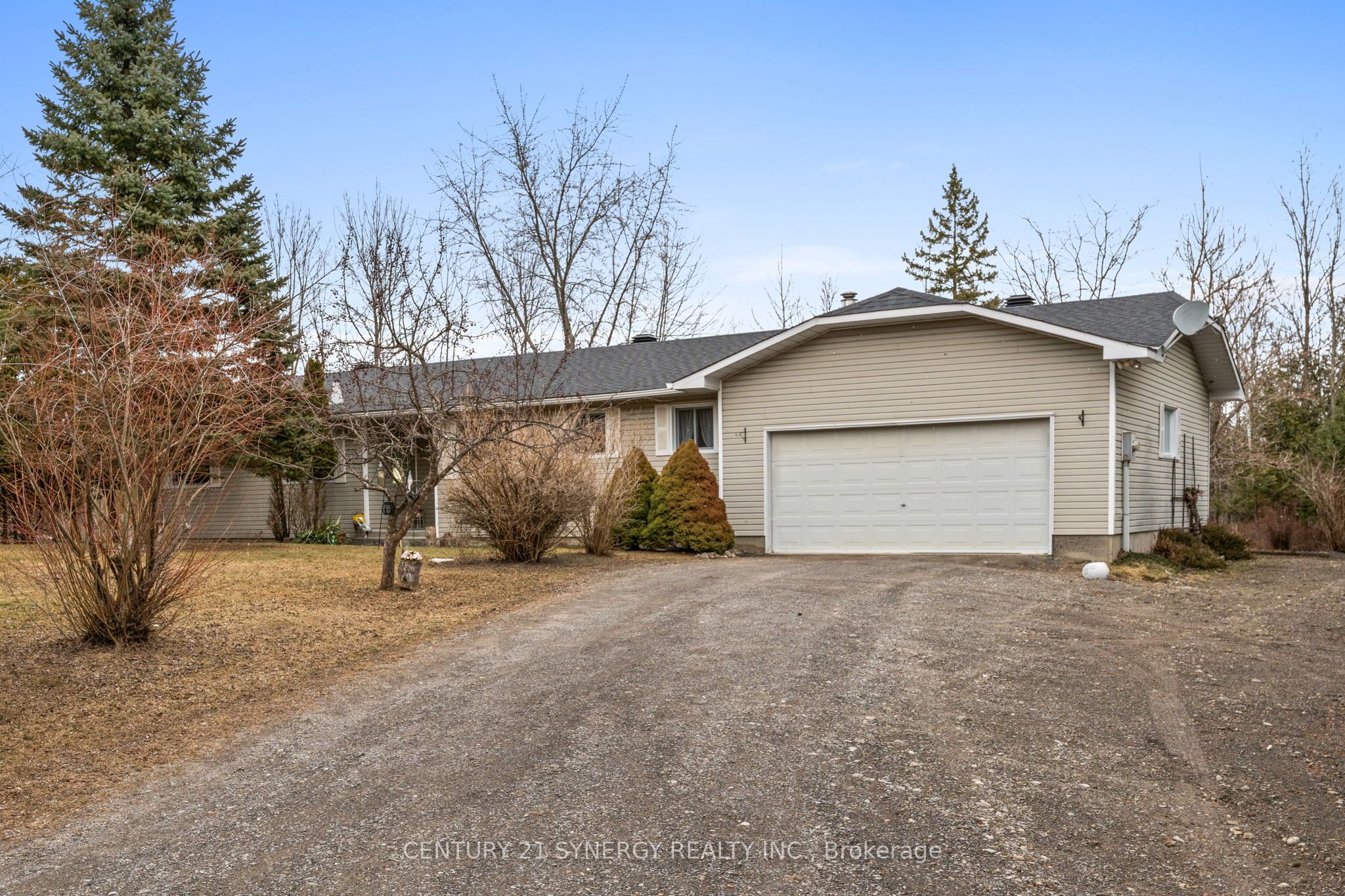 717 Townline Road Property Photo 3