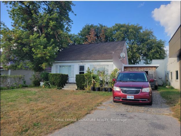 124 Simcoe St Property Photo