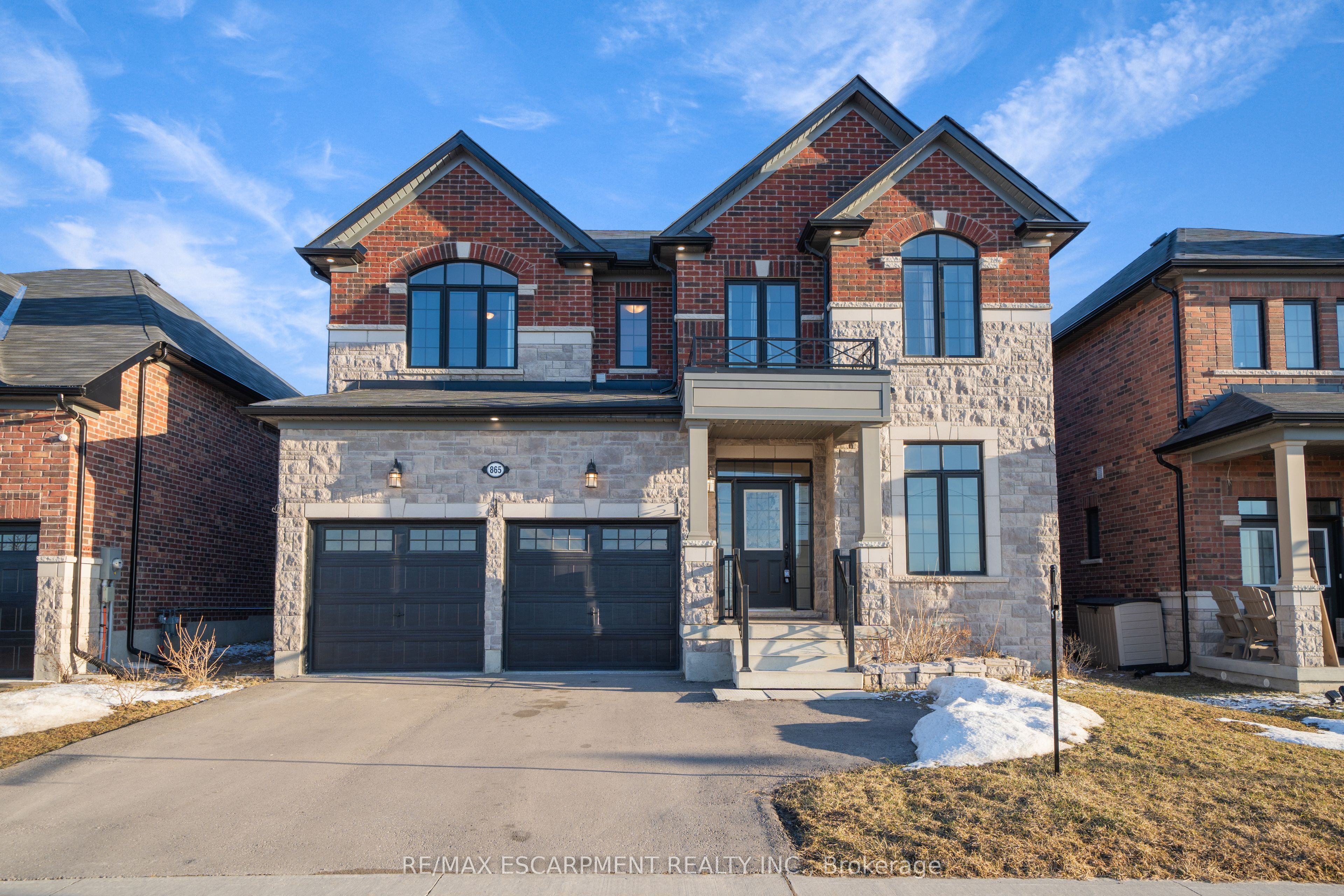 865 Fallis Line Property Photo