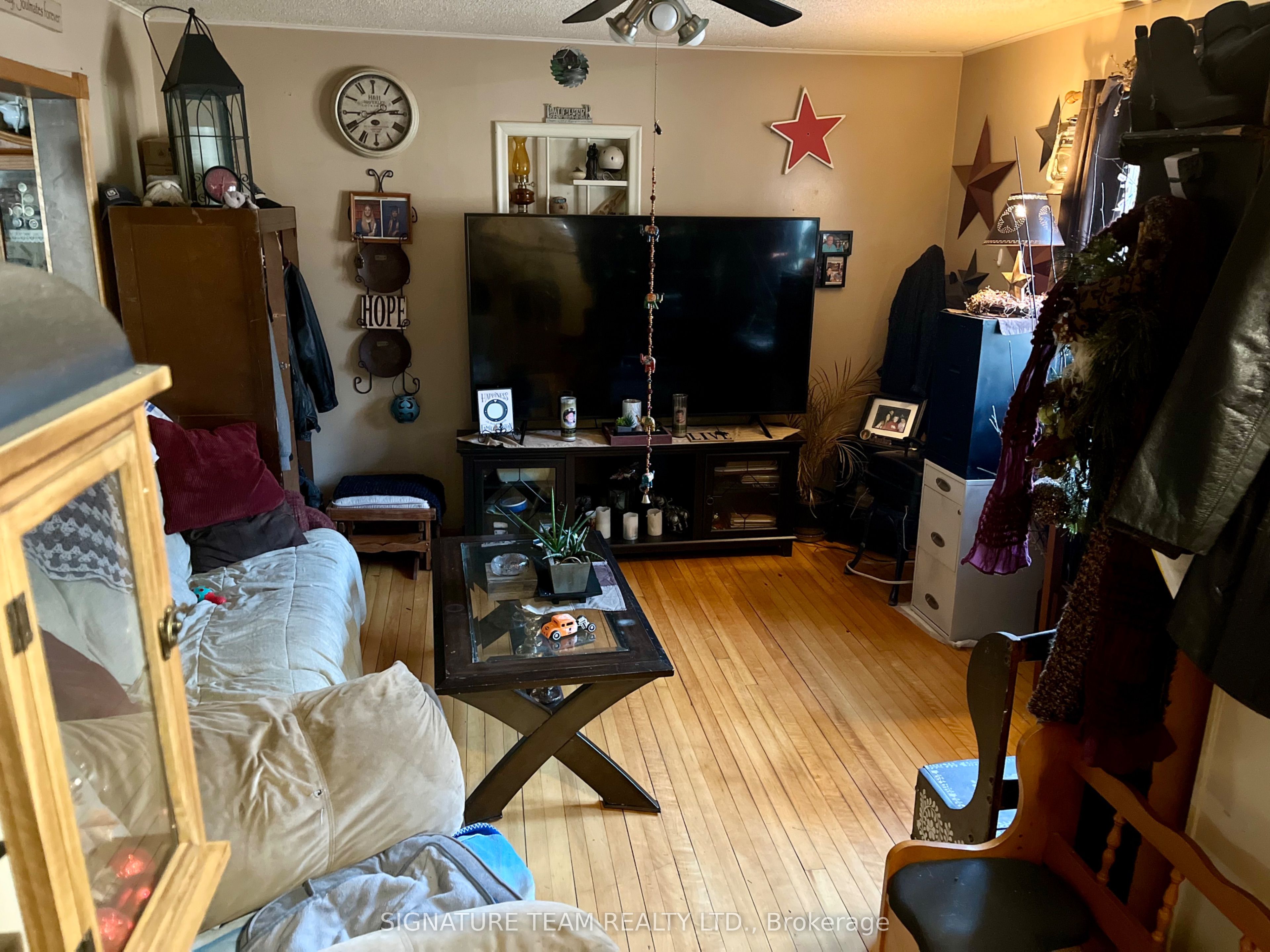 169 Bonnechere Street Property Photo 2