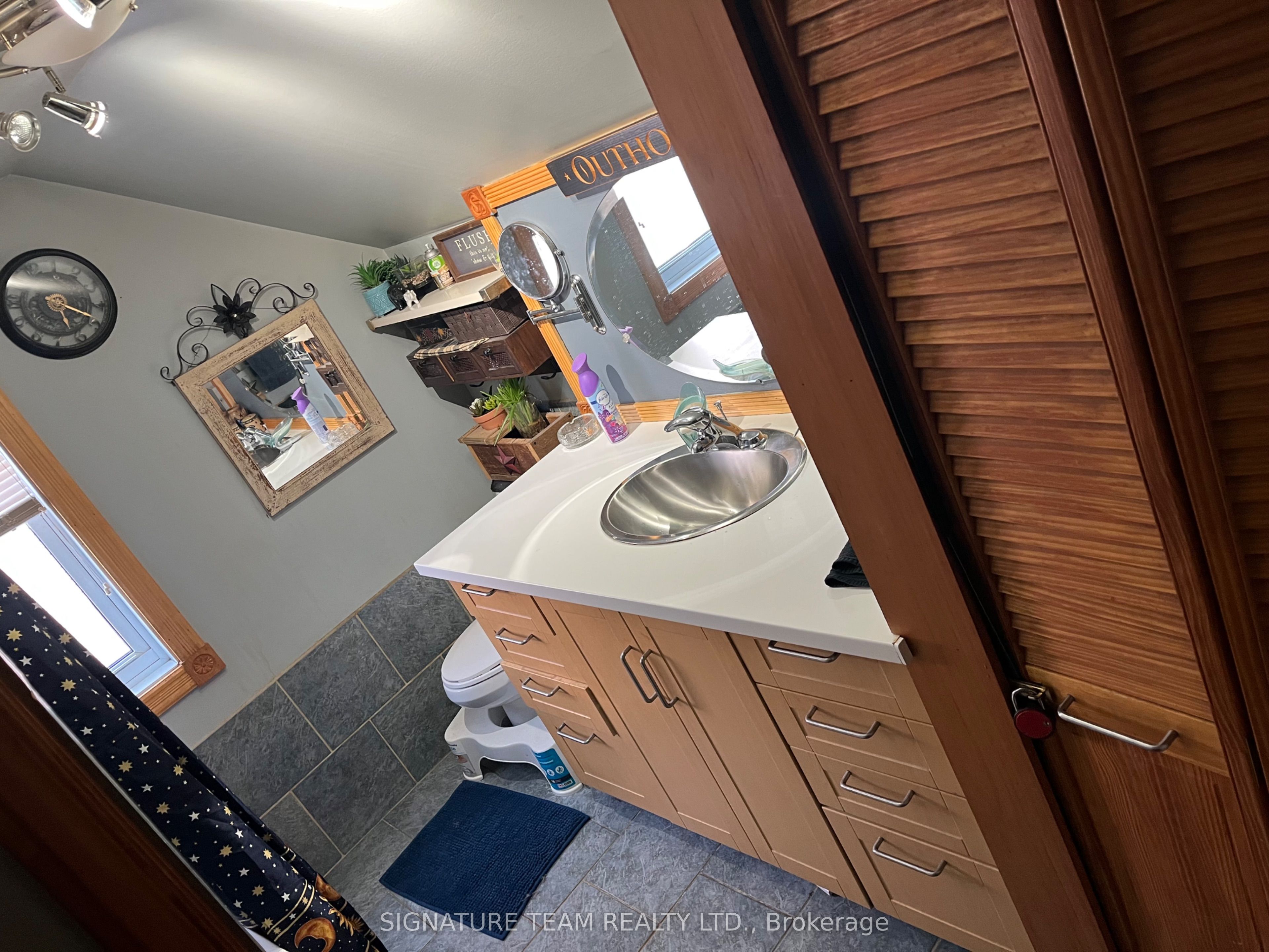 169 Bonnechere Street Property Photo 8