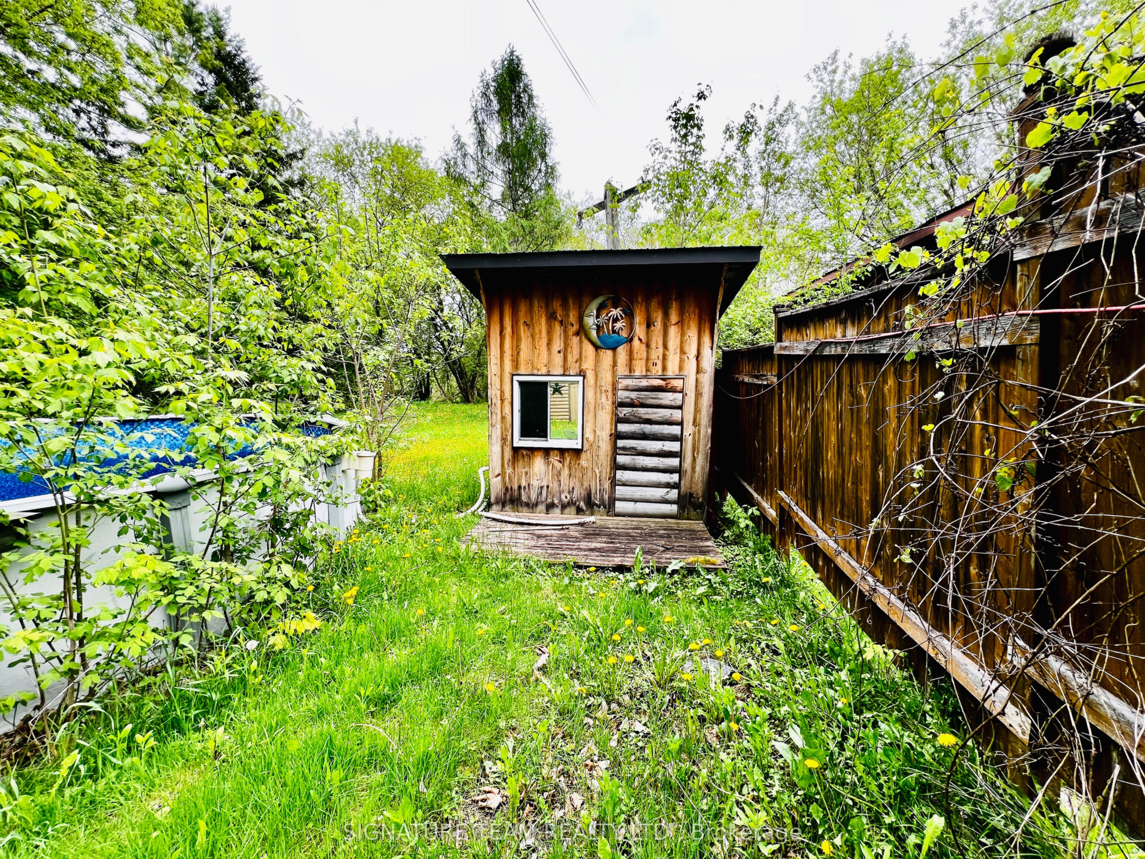 169 Bonnechere Street E Property Photo 13