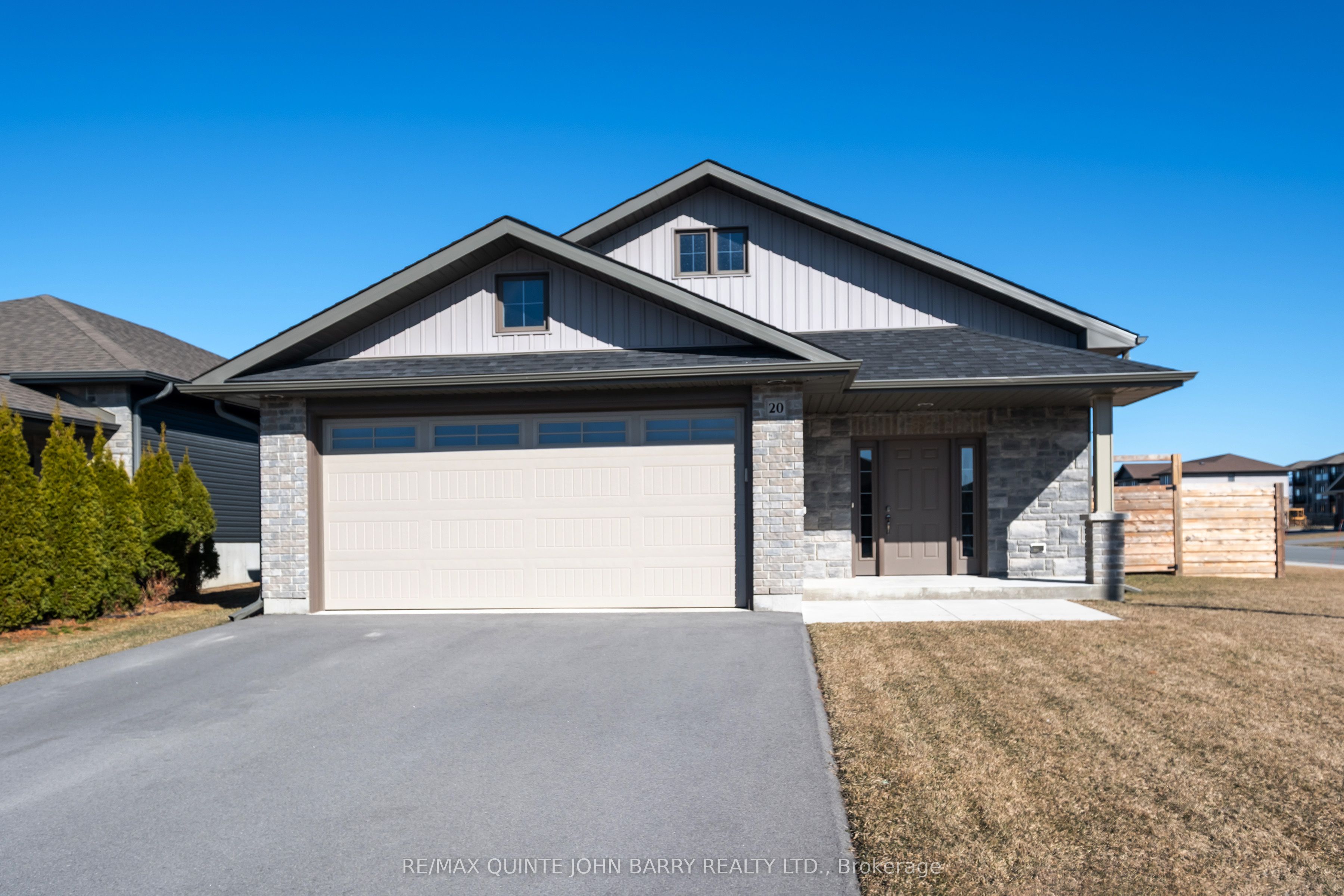 20 Cattail Cres Property Photo