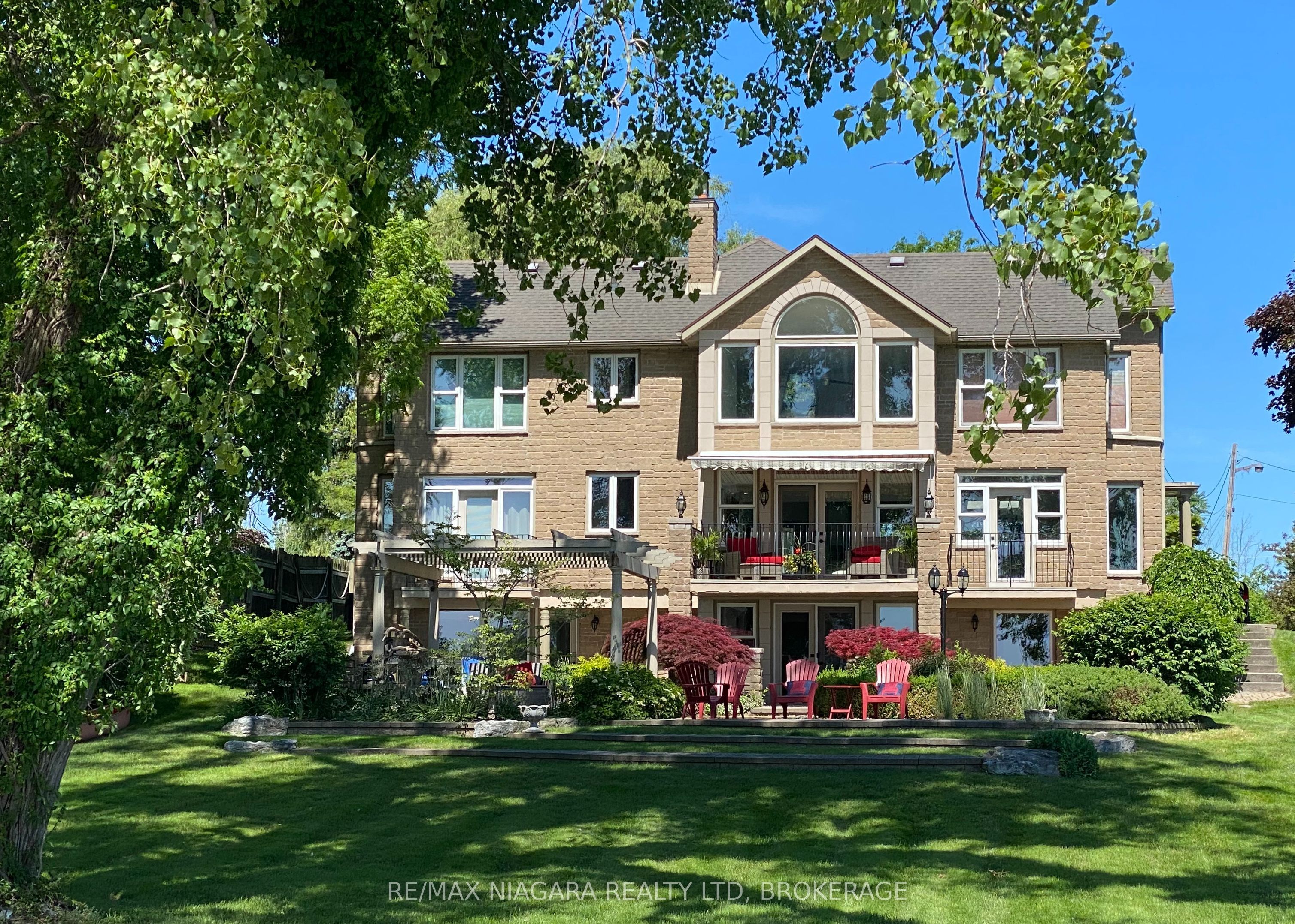 2299 Staniland Park Rd Property Photo