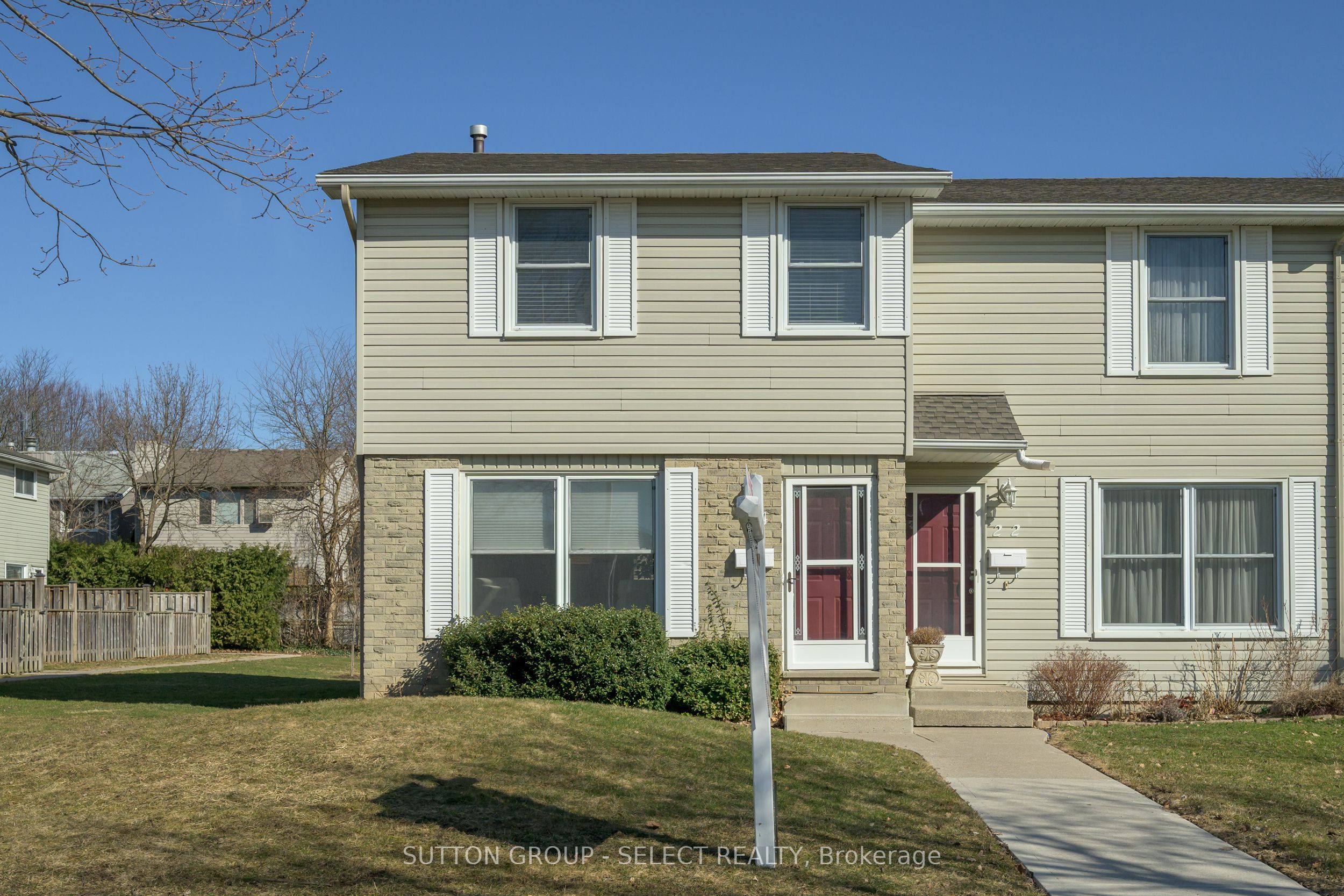 782 Viscount Rd Property Photo
