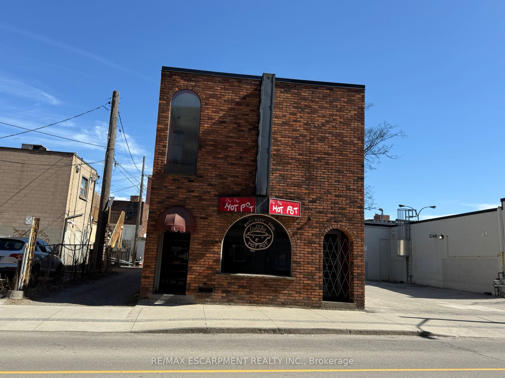 11 Walnut Street Property Photo 4