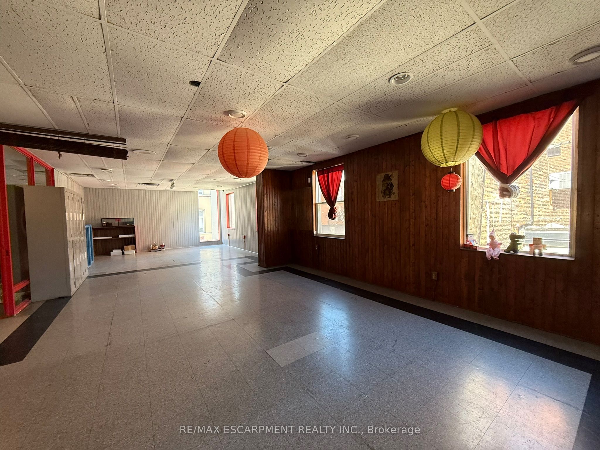 11 Walnut Street Property Photo 24