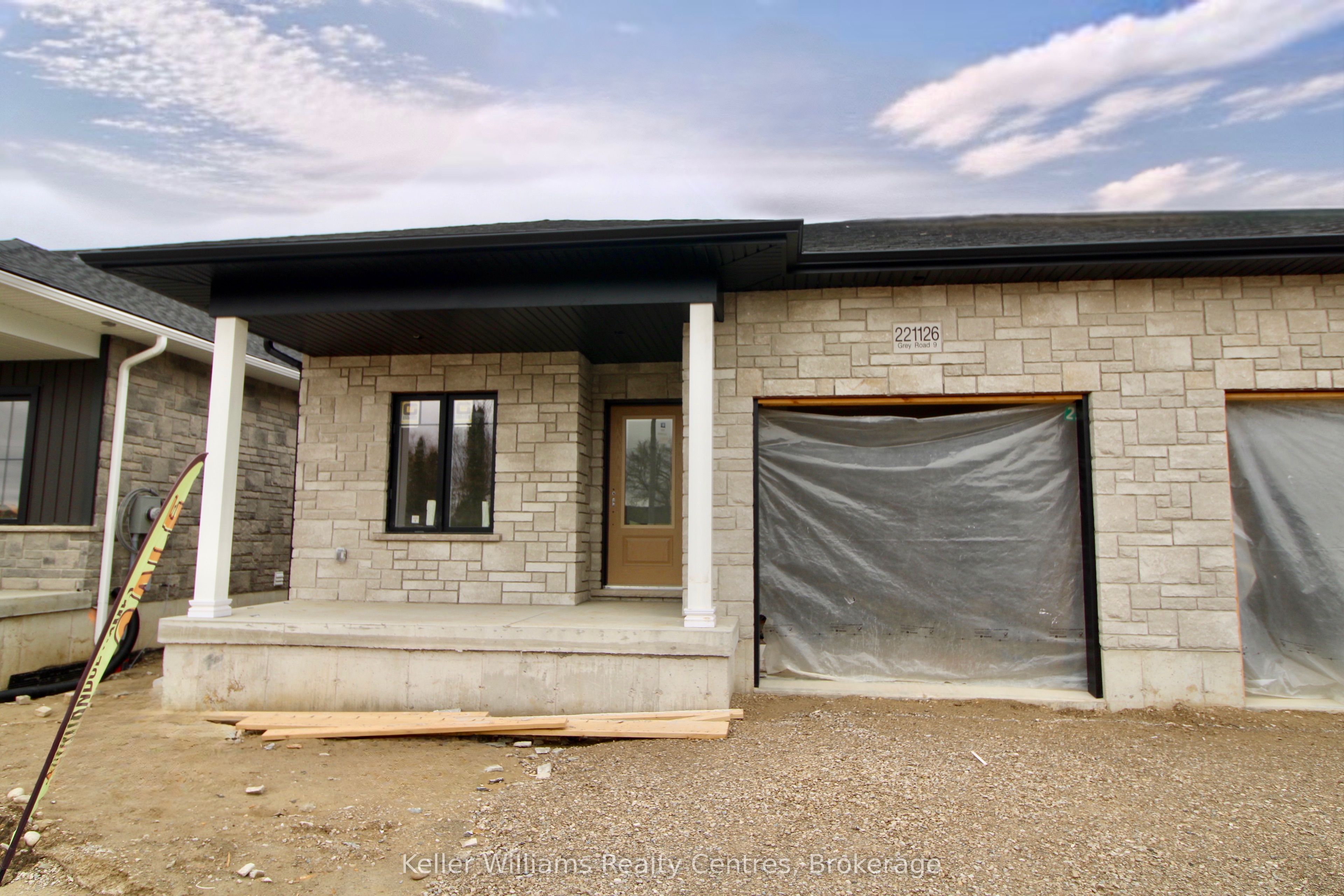 221126 Grey Road 9 Property Photo
