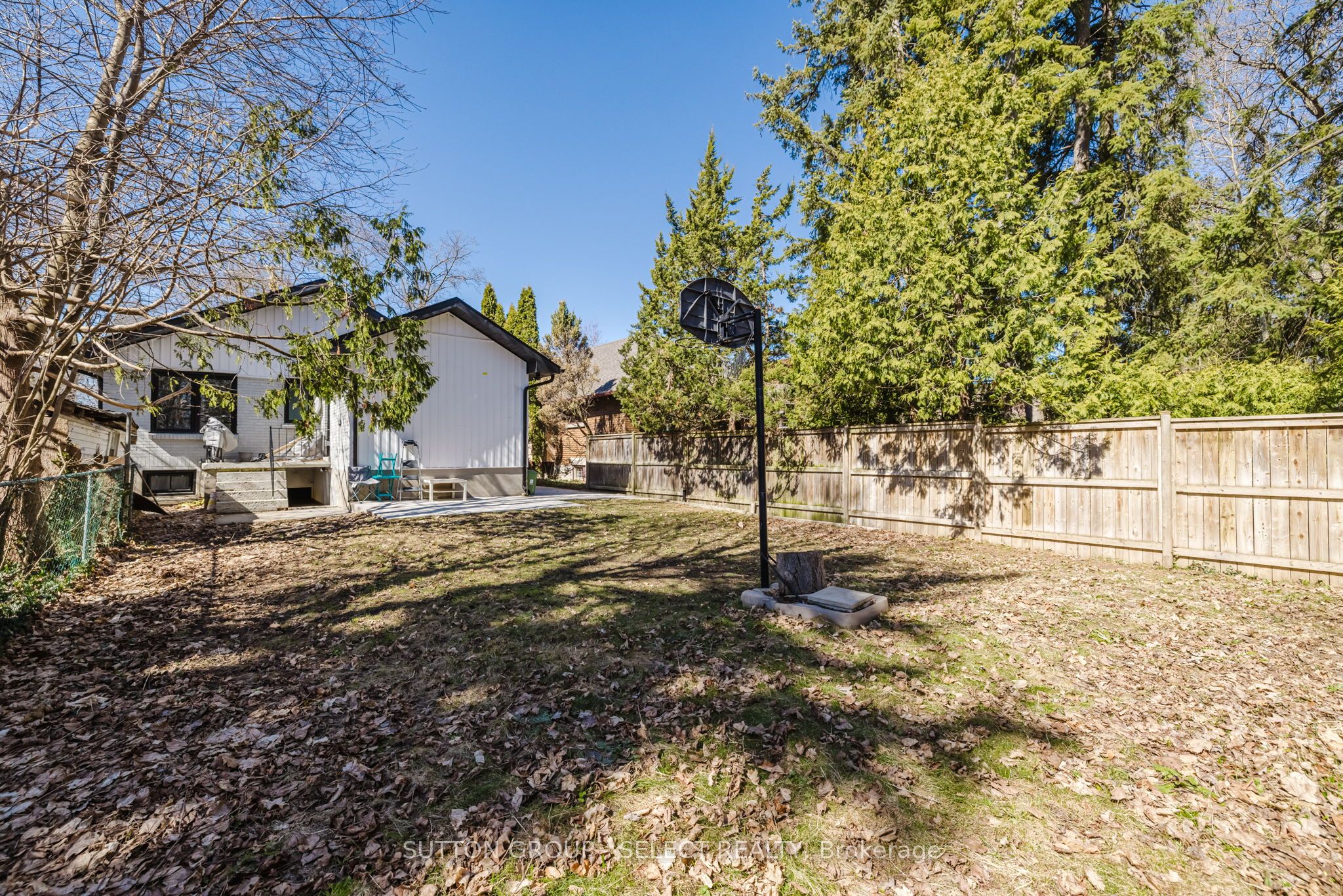 14 Willingdon Avenue Property Photo 4