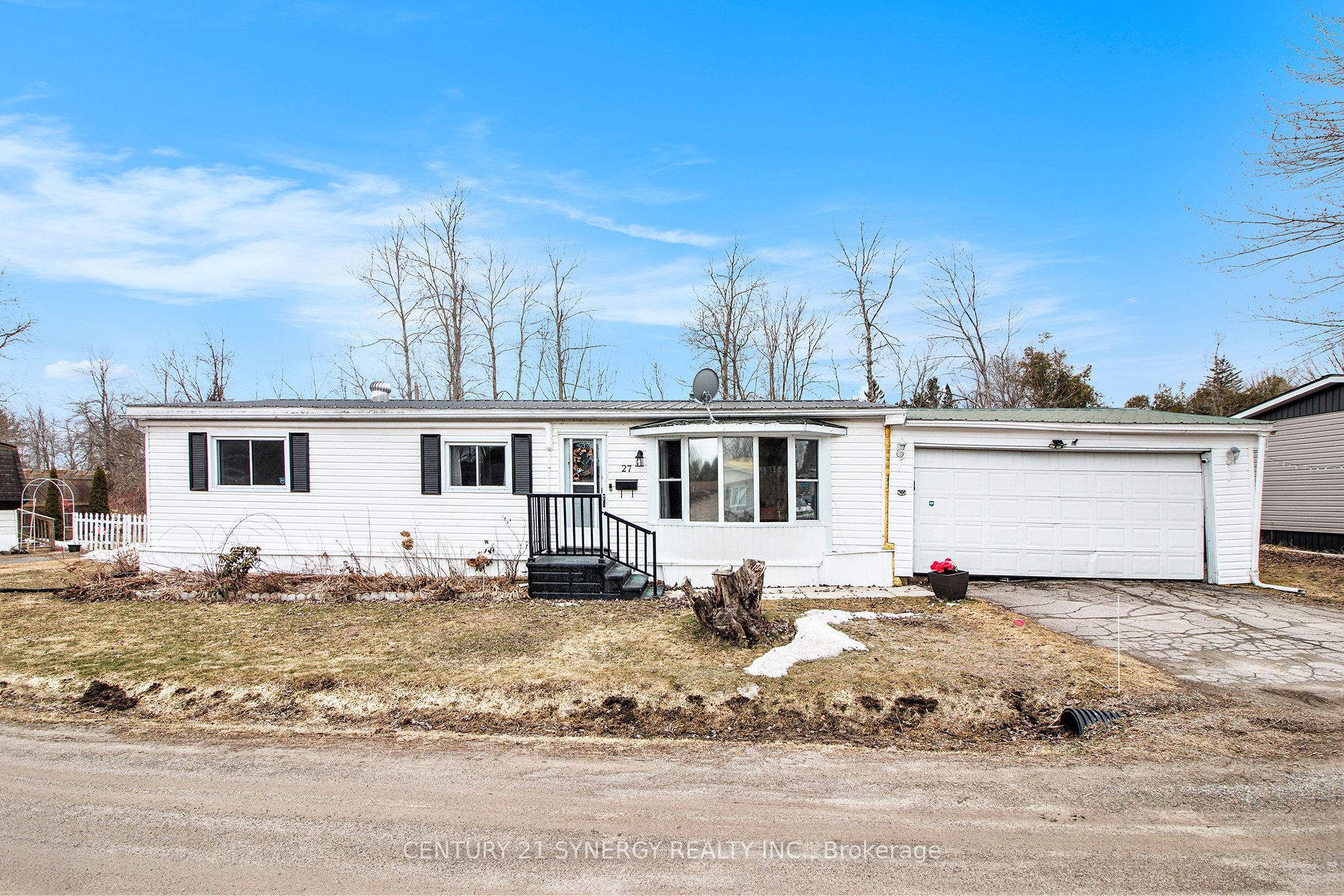 27 Cassell Lane Property Photo 1