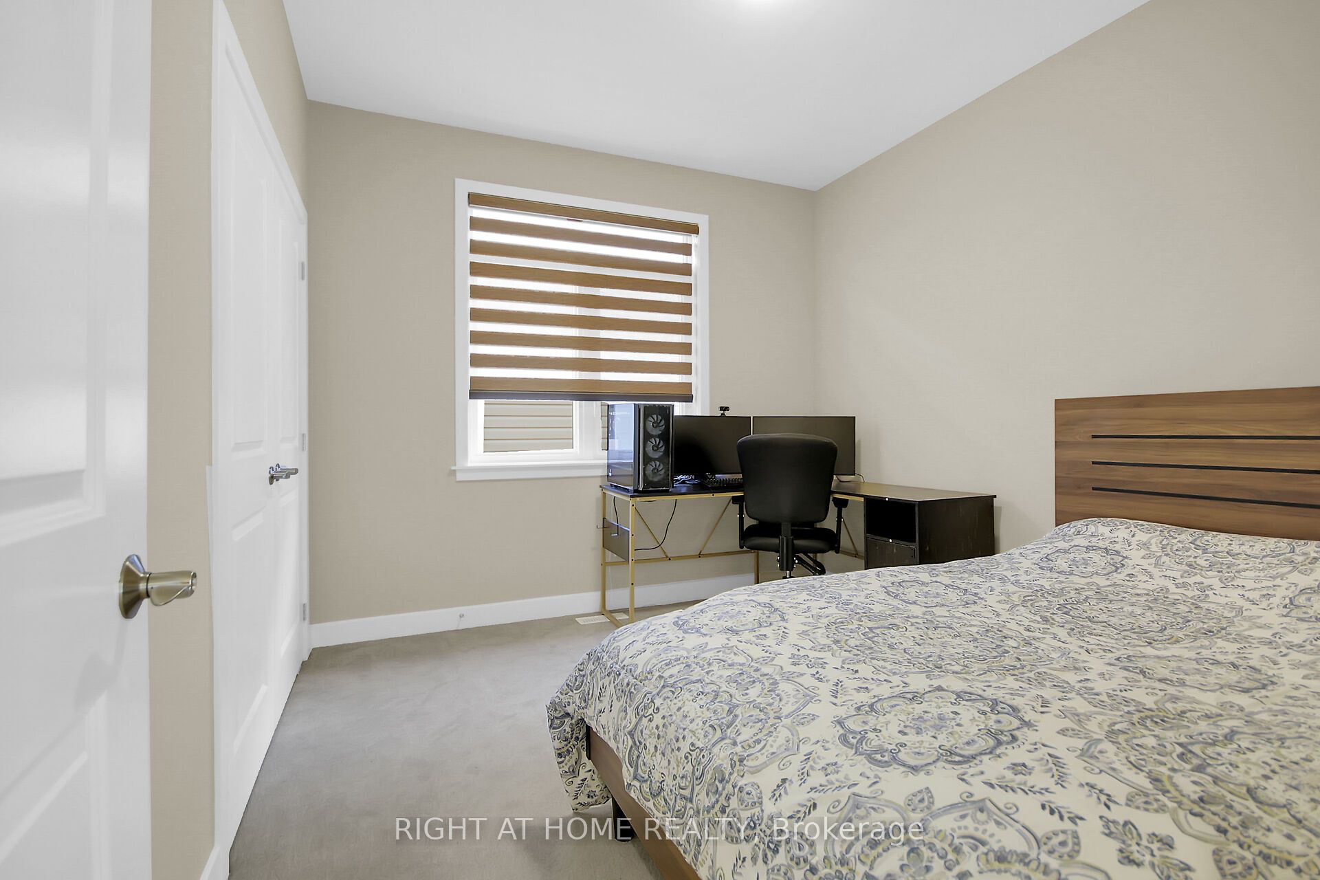 935 Embankment Street Property Photo 38