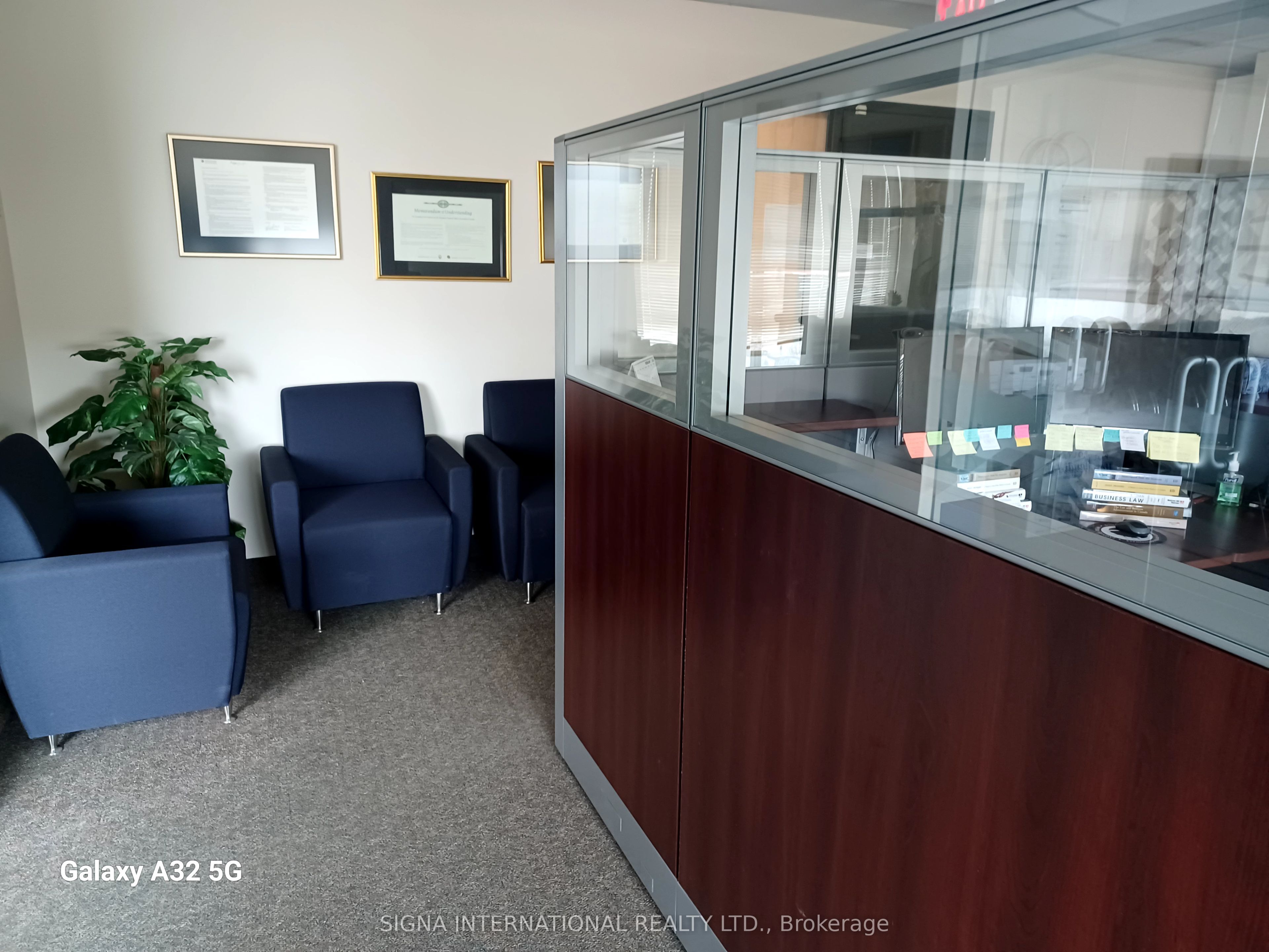 #303 - 1066 Somerset Street Property Photo 2