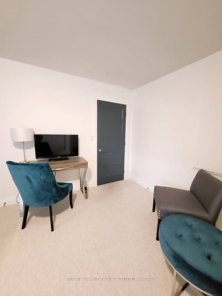 153 Wellington Main Street Suite 2 Property Photo 13
