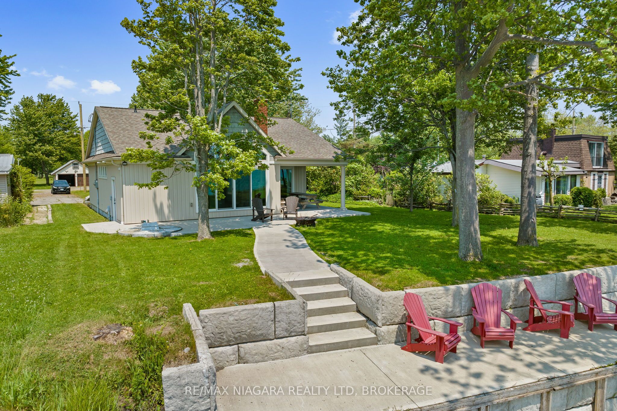 15 Derner Line Property Photo 2
