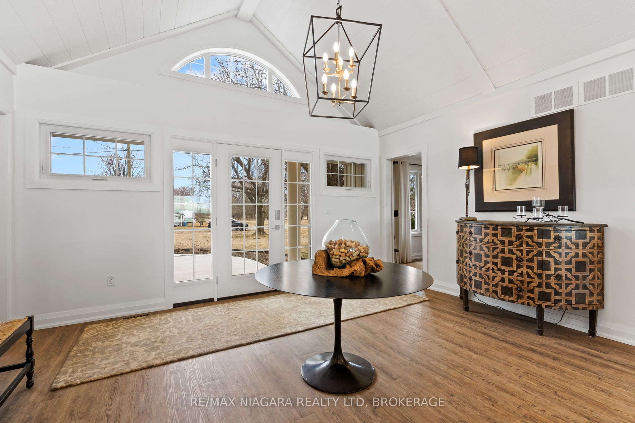15 Derner Line Property Photo 4