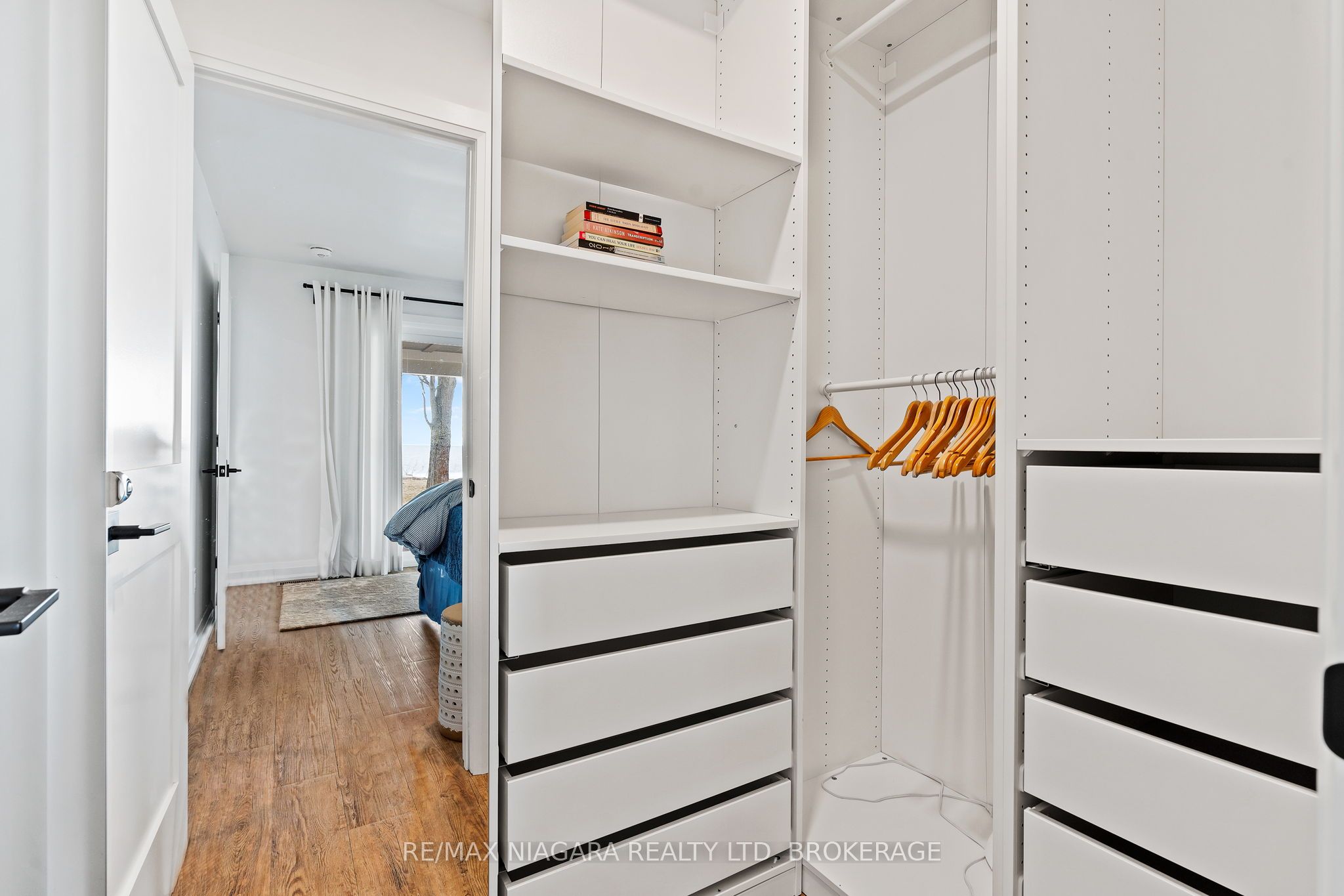 15 Derner Line Property Photo 13