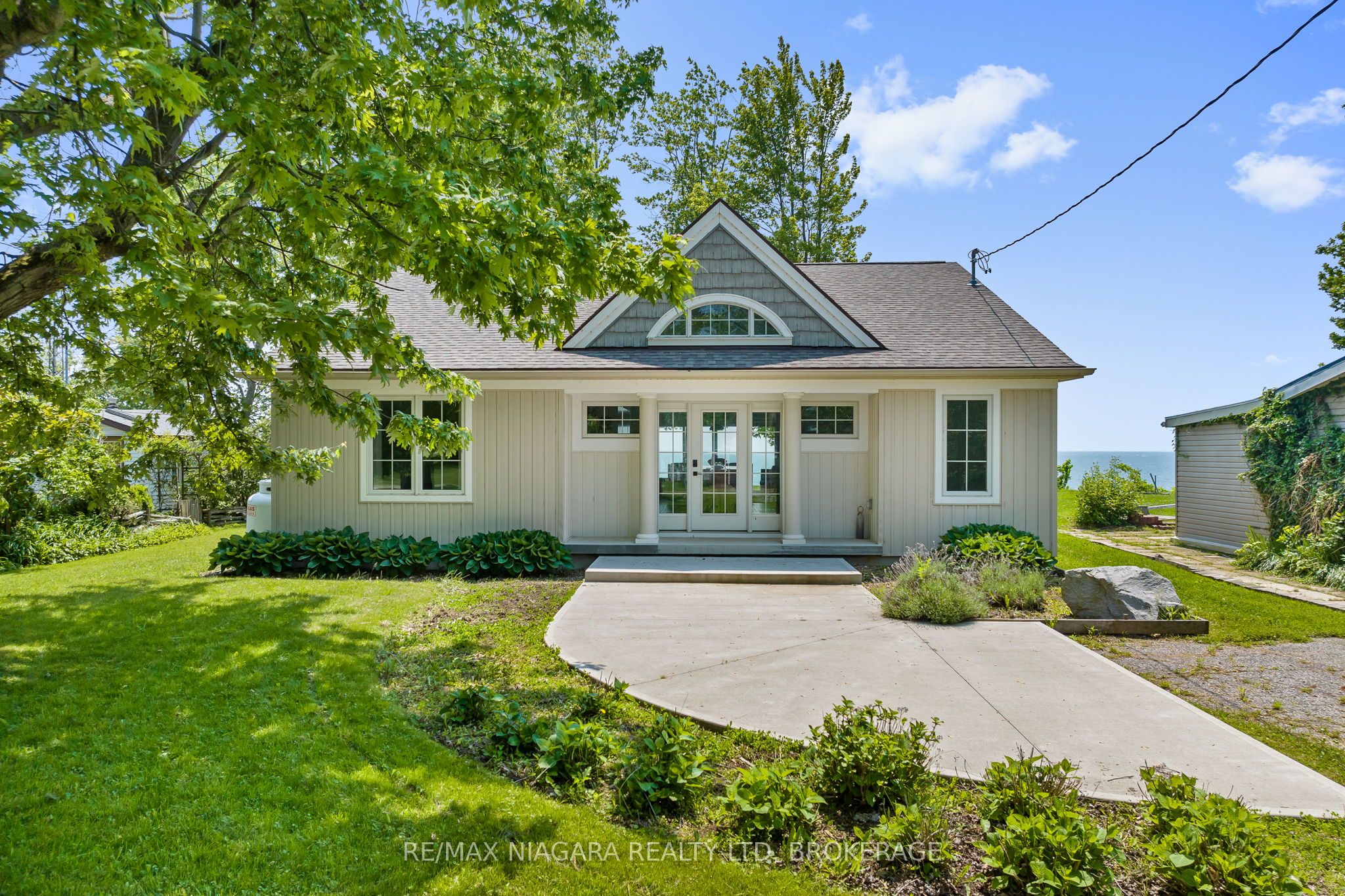 15 Derner Line Property Photo 20