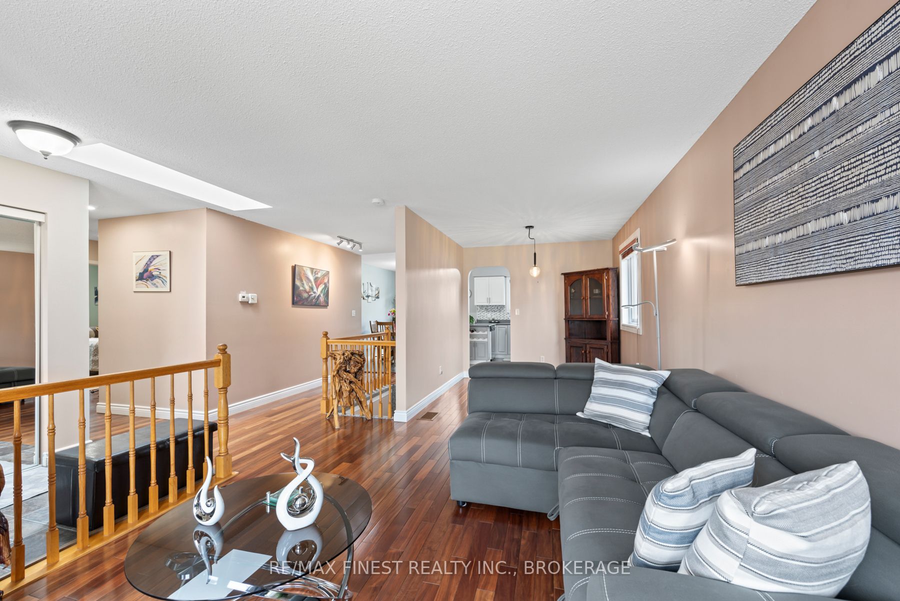 525 Citation Crescent Property Photo 6